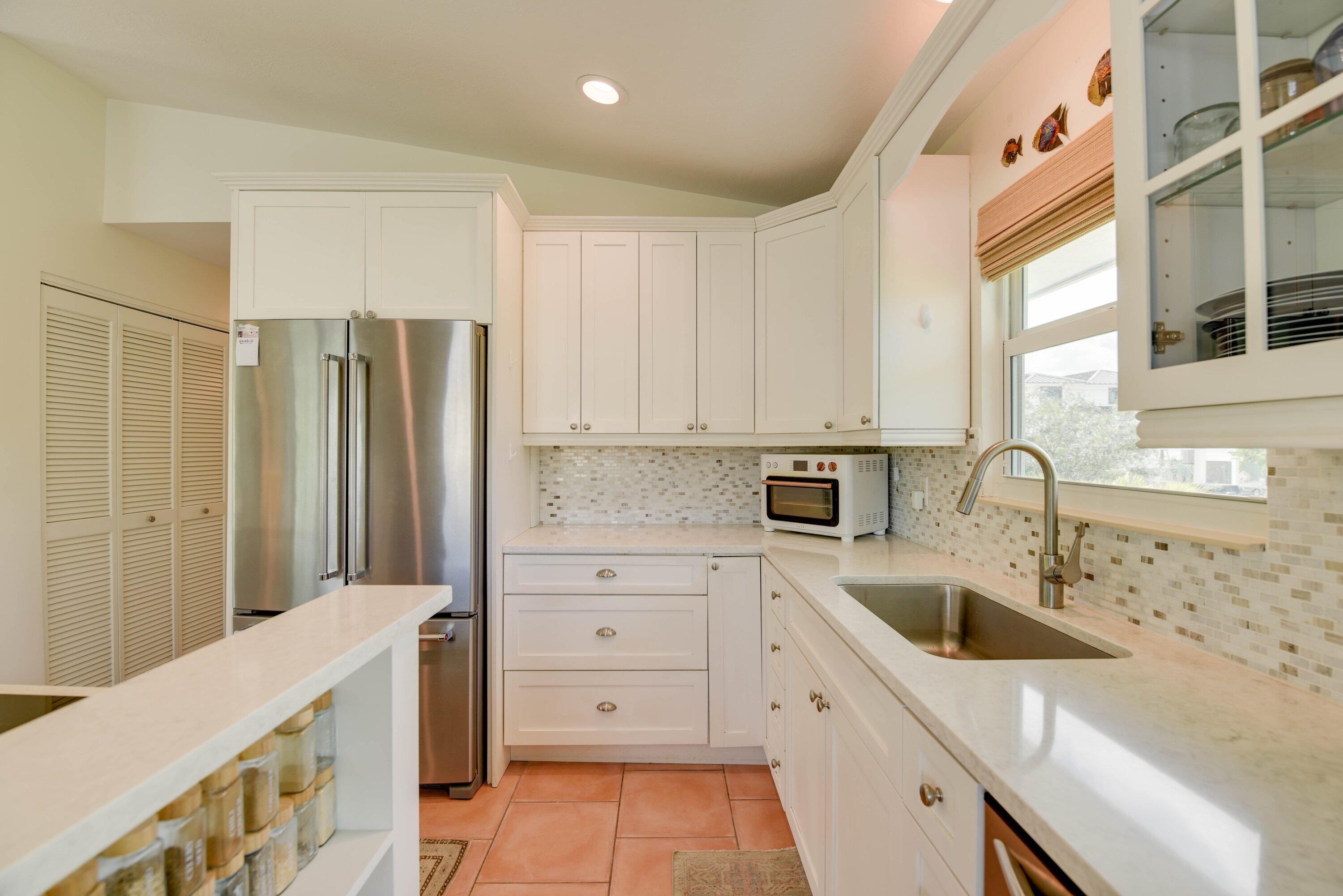 637 E Caribbean Drive Property Photo 12