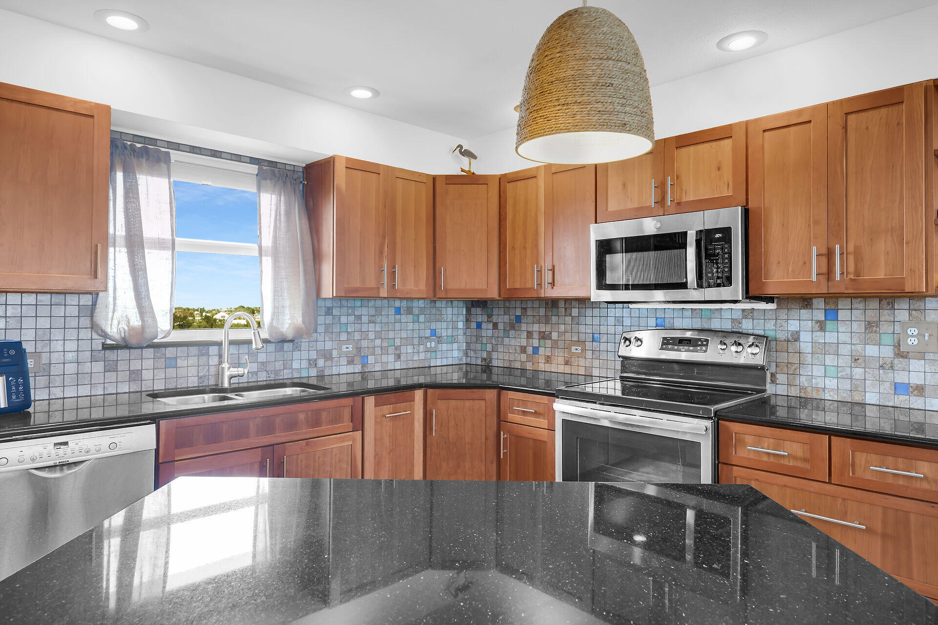 200 Wrenn Street 606 Property Photo 11