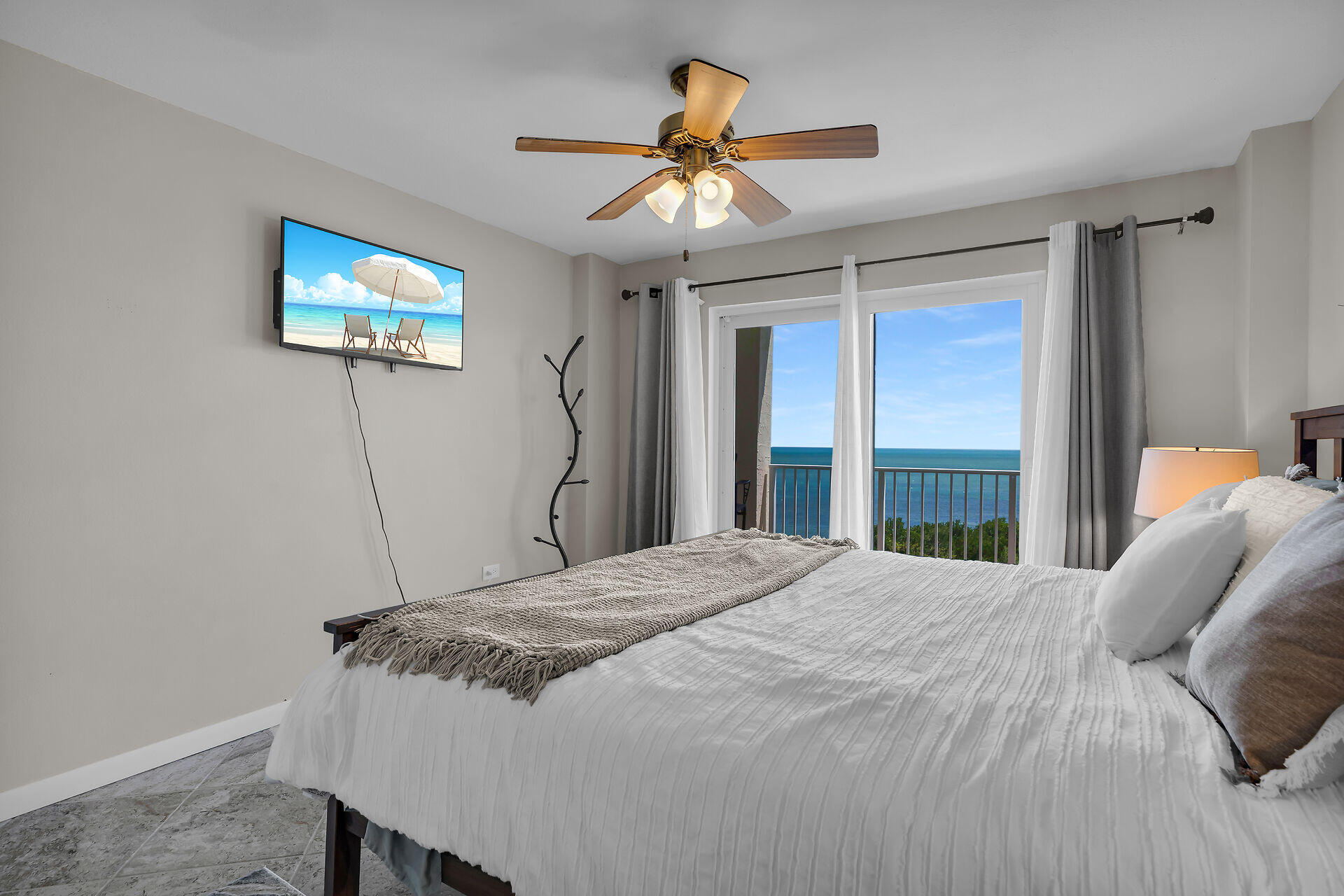 200 Wrenn Street 606 Property Photo 28