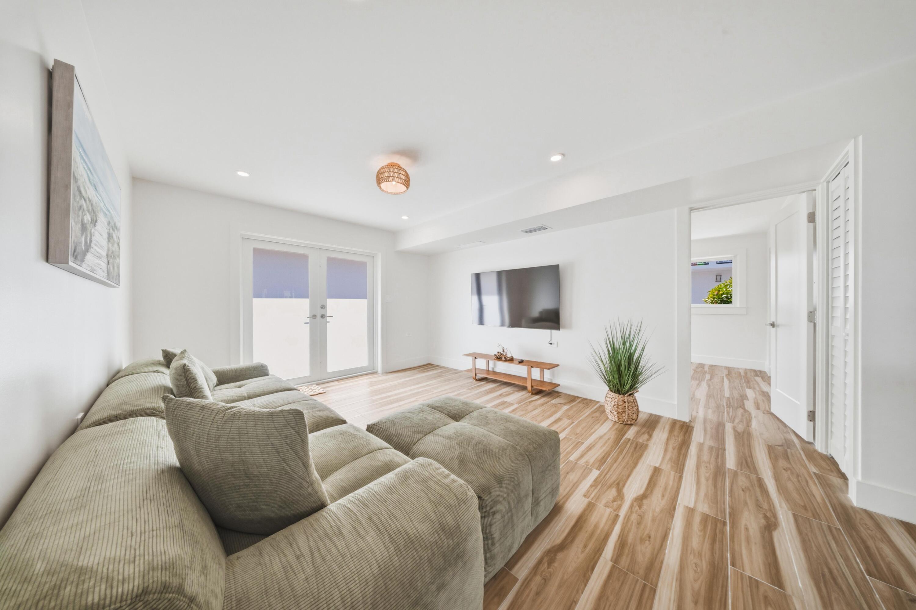 150 E 63rd Street Ocean Property Photo 8
