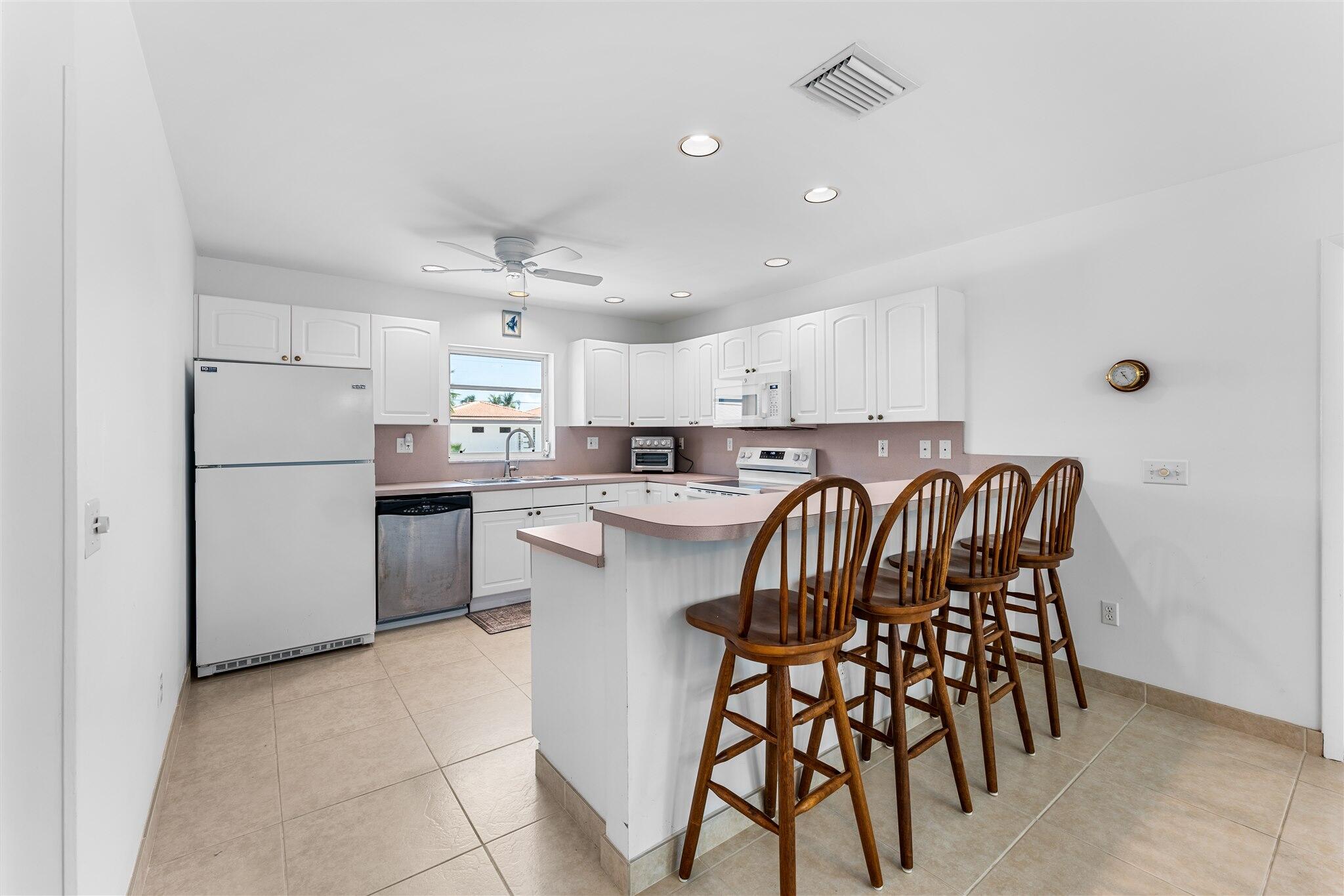 249 W Seaview Drive Property Photo 6