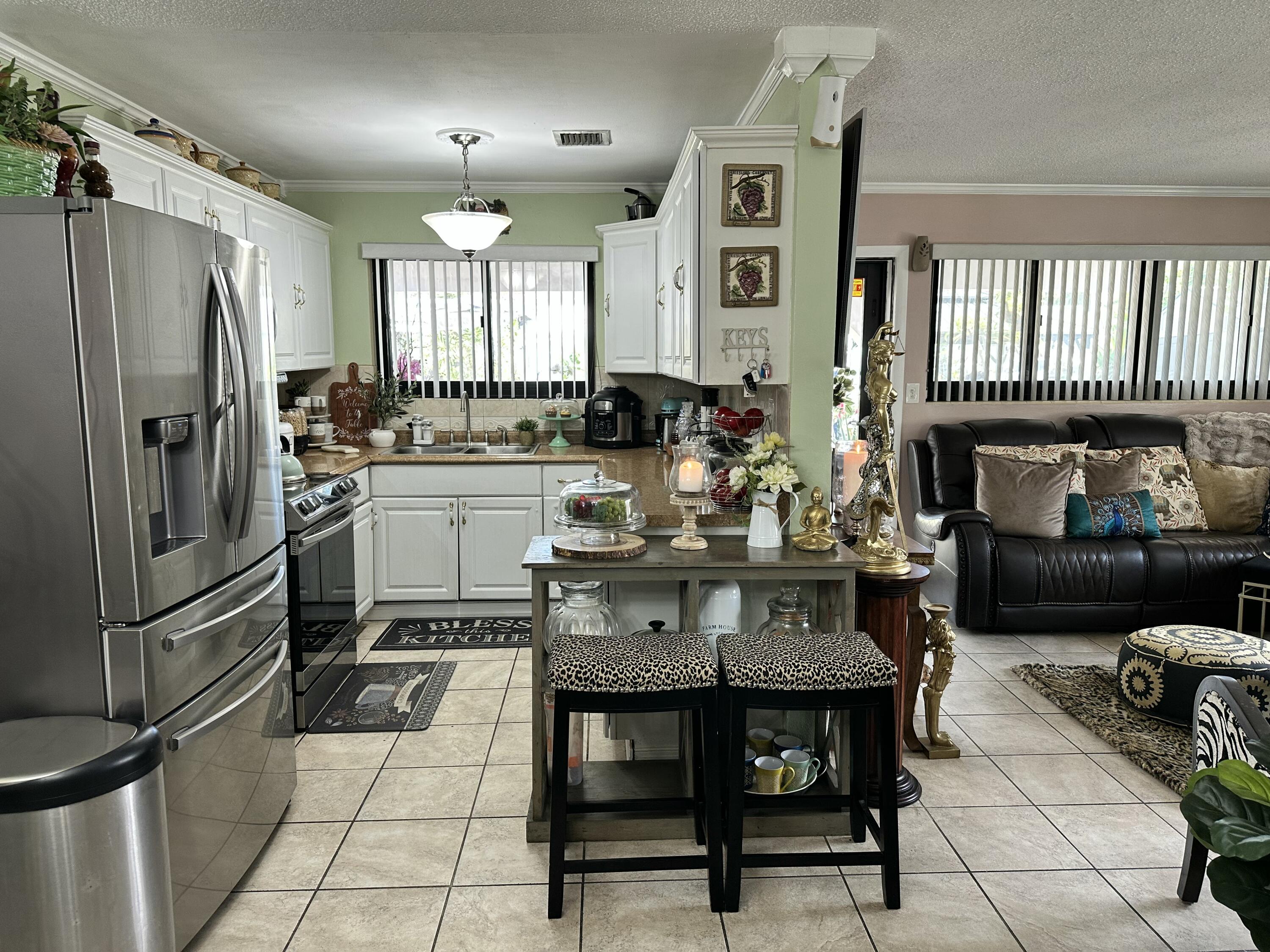 2922 Flagler Avenue Property Photo 1
