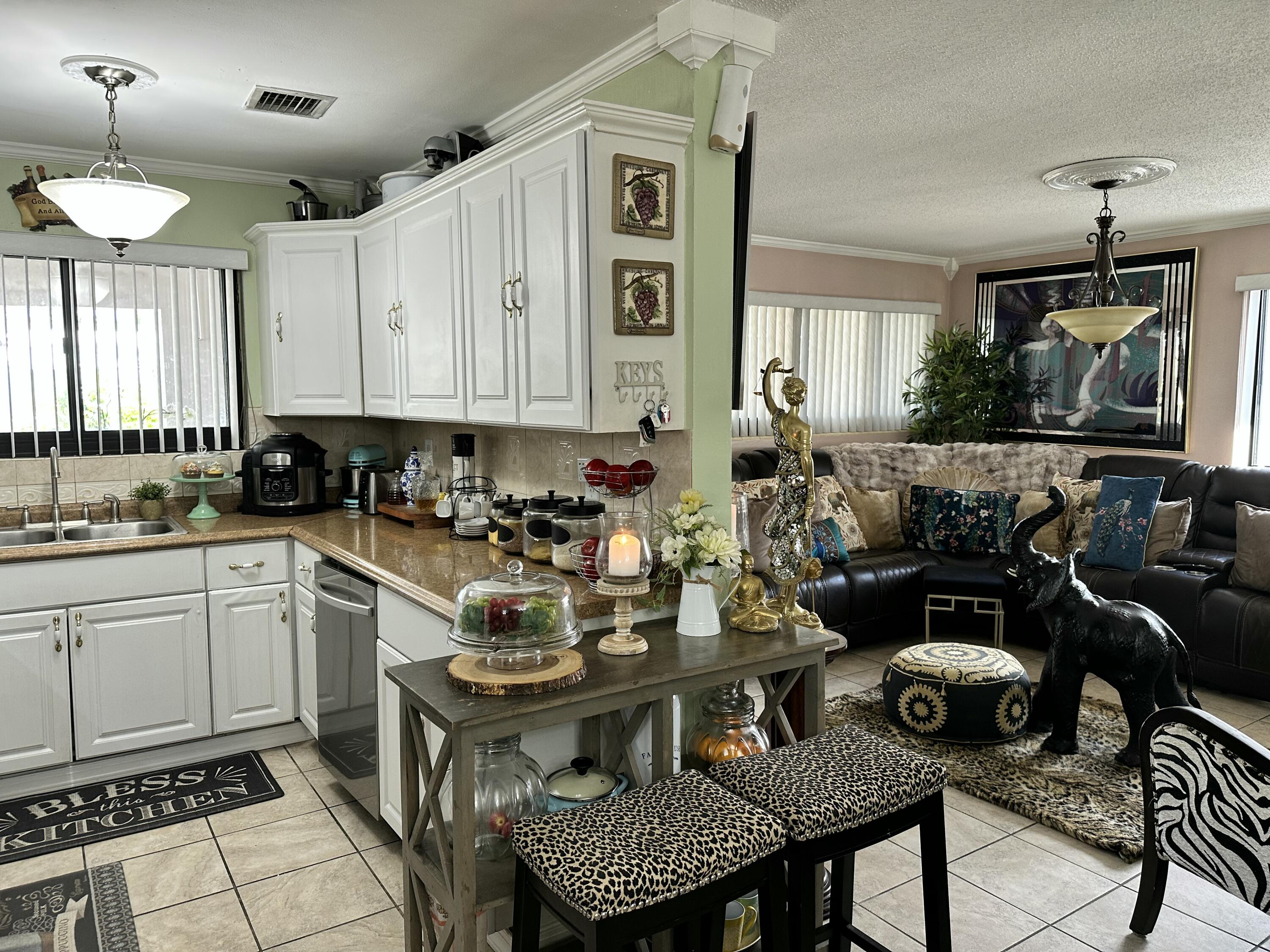 2922 Flagler Avenue Property Photo 15