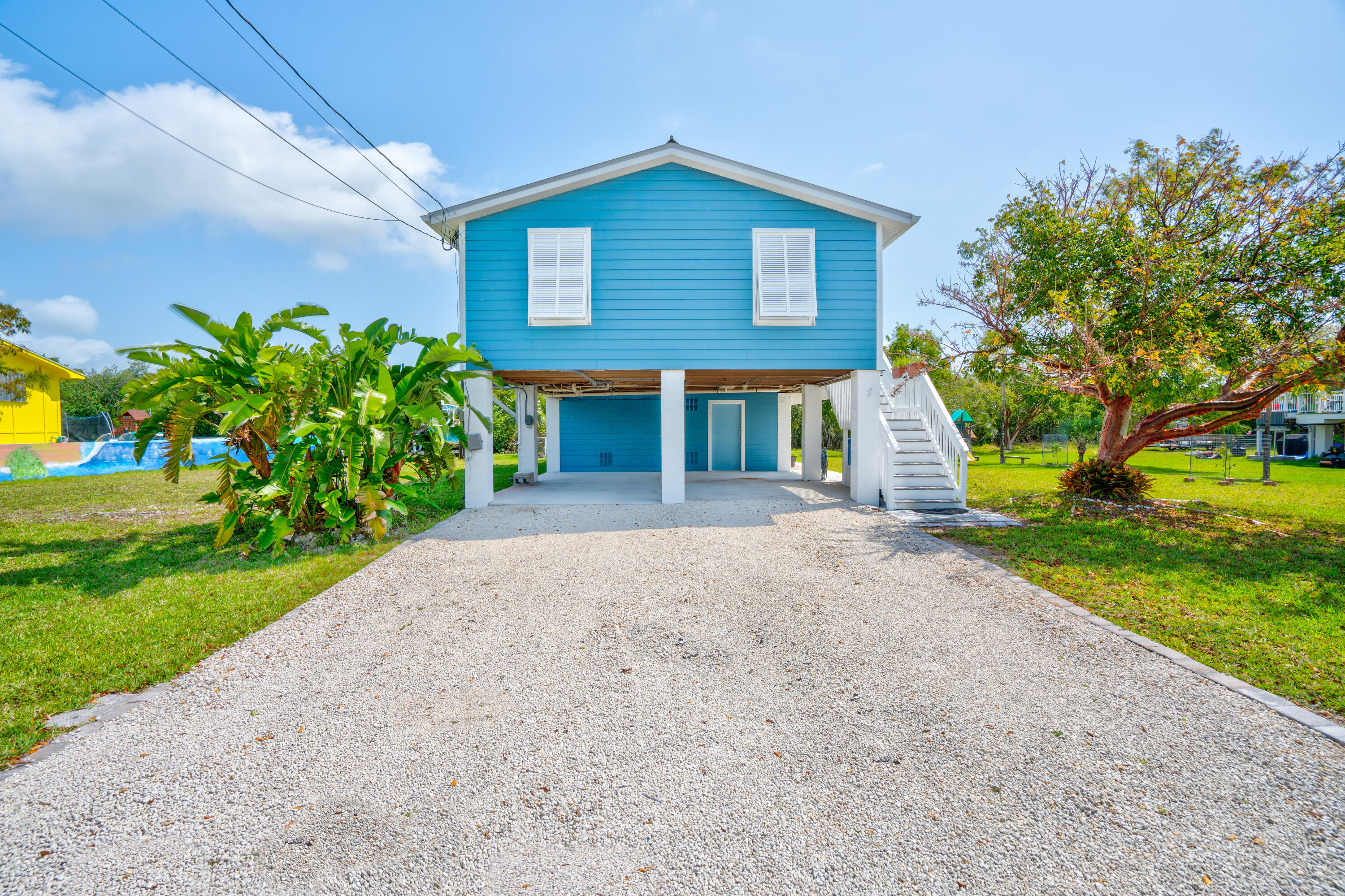 937 Loggerhead Lane Property Photo 3