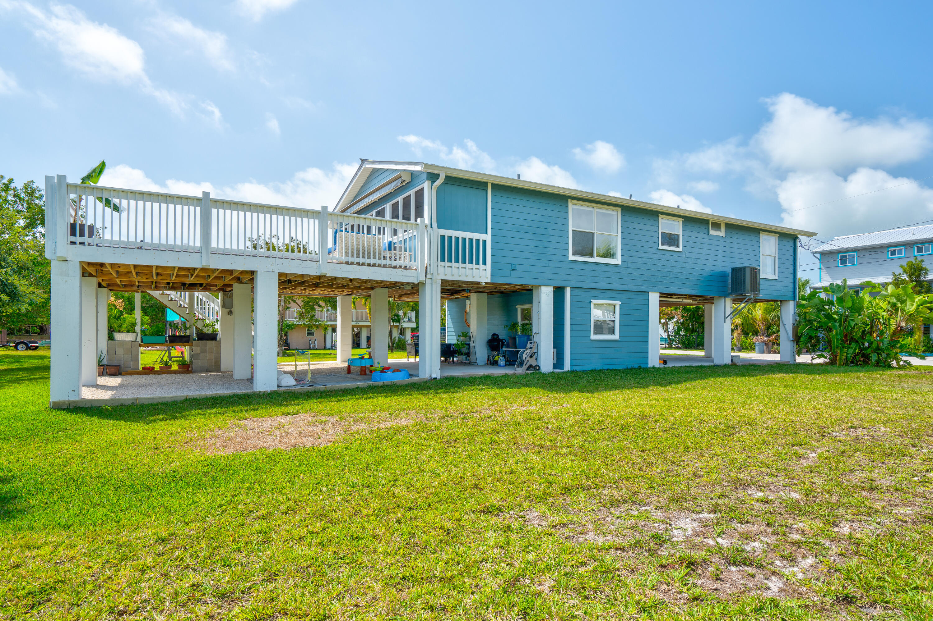 937 Loggerhead Lane Property Photo 31