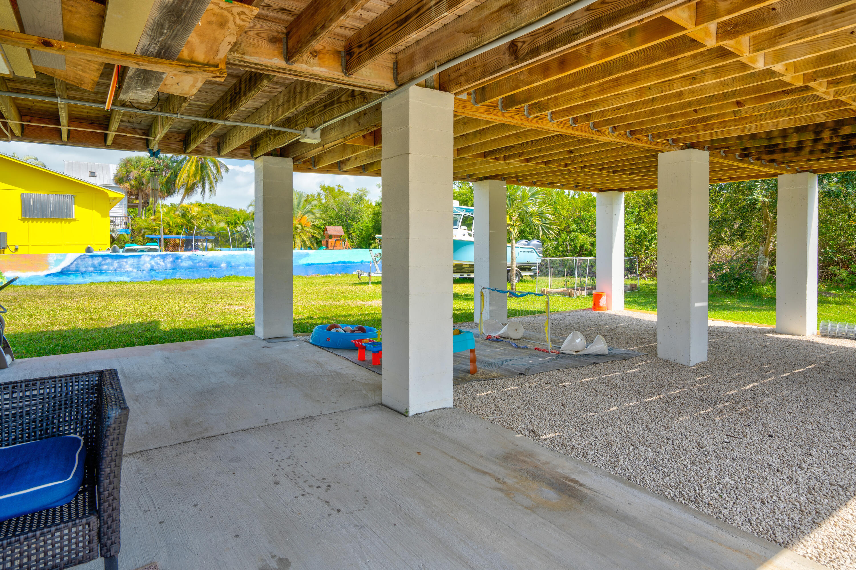 937 Loggerhead Lane Property Photo 35