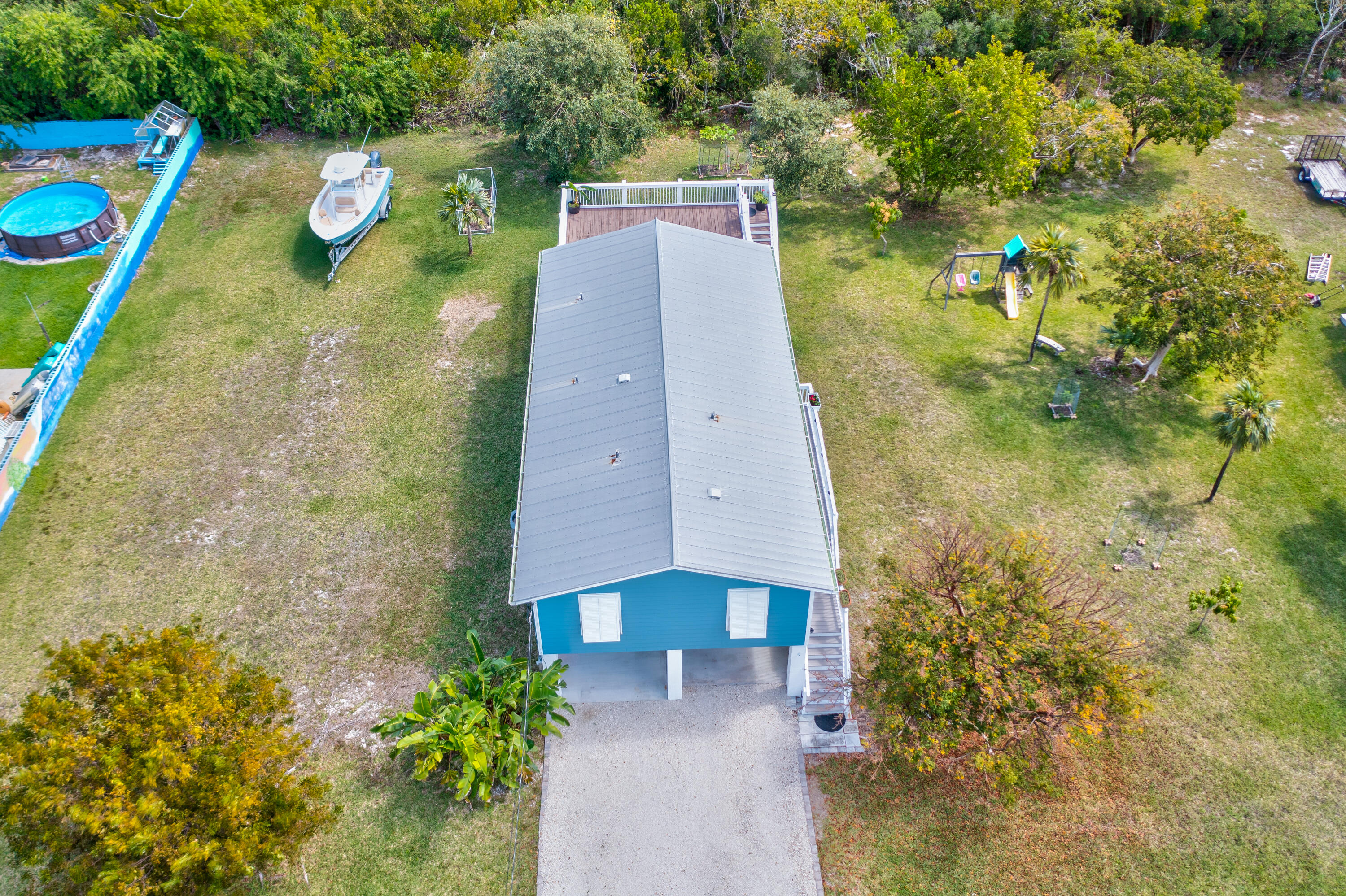 937 Loggerhead Lane Property Photo 38
