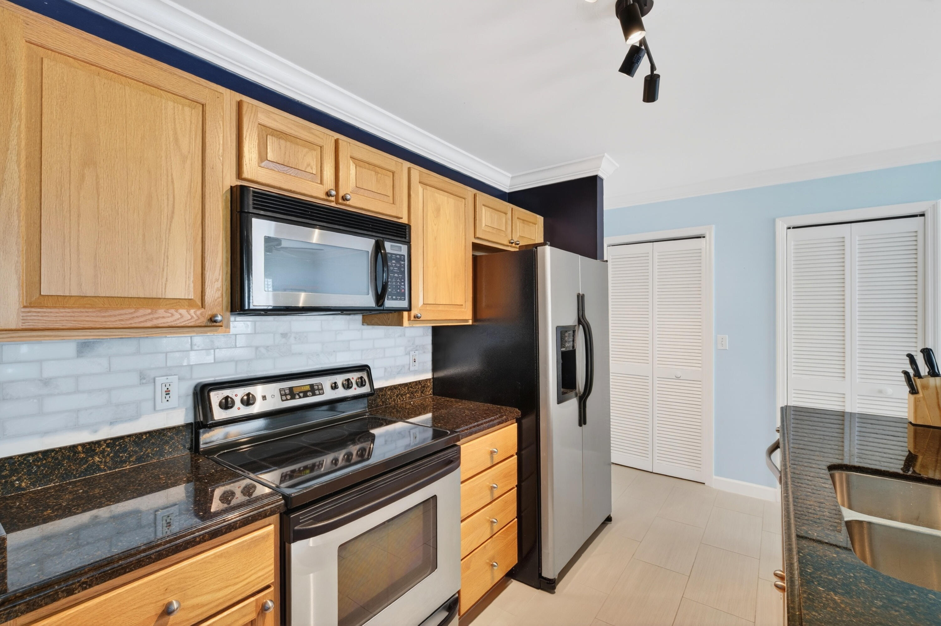 3029 N Roosevelt Boulevard Apt 11 Property Photo 6