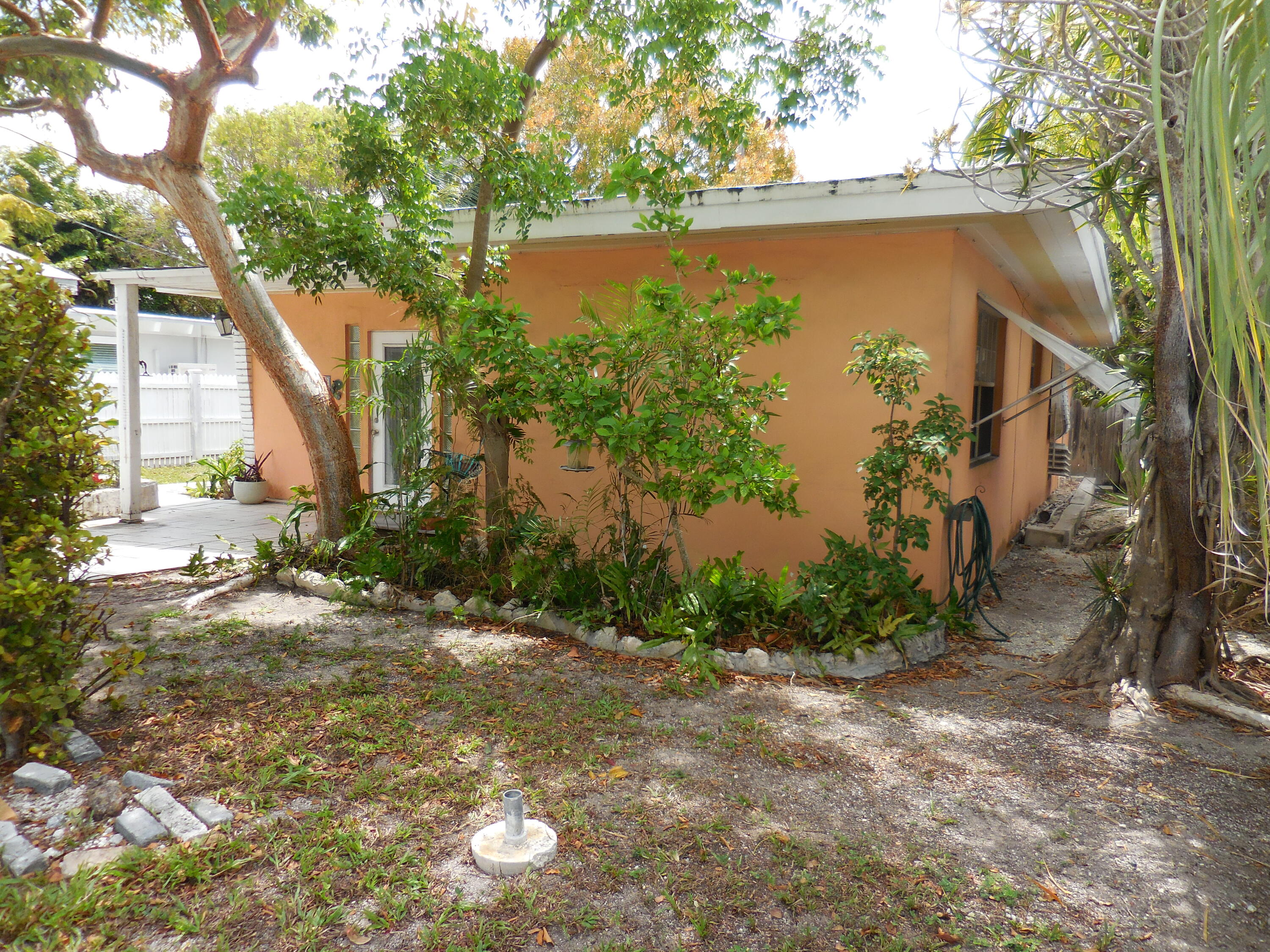 1618 Flagler Avenue Property Photo 3