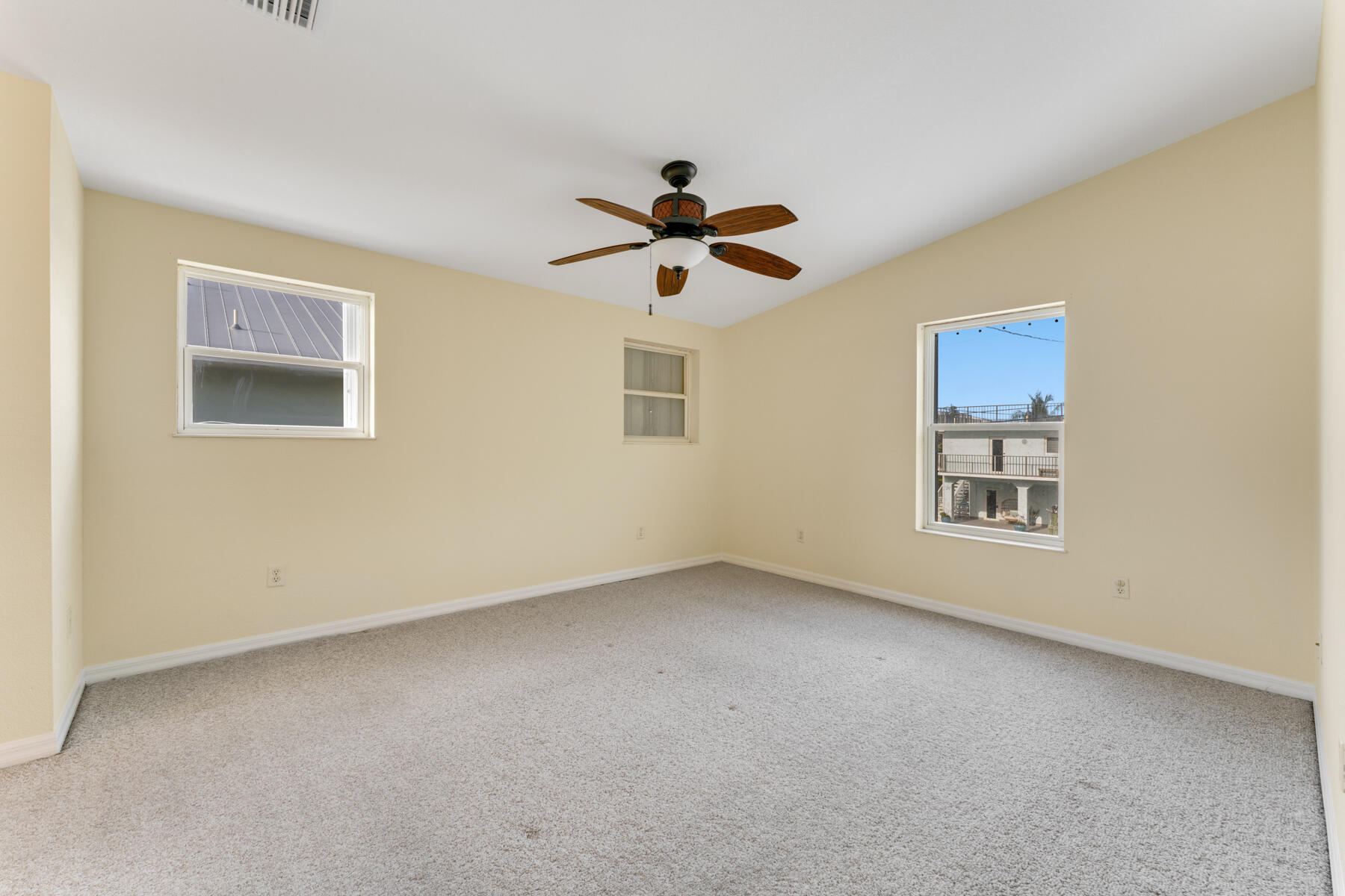 113 Snapper Creek Drive Property Photo 8