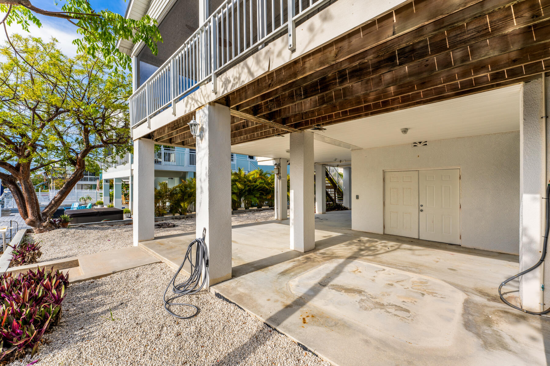 113 Snapper Creek Drive Property Photo 21