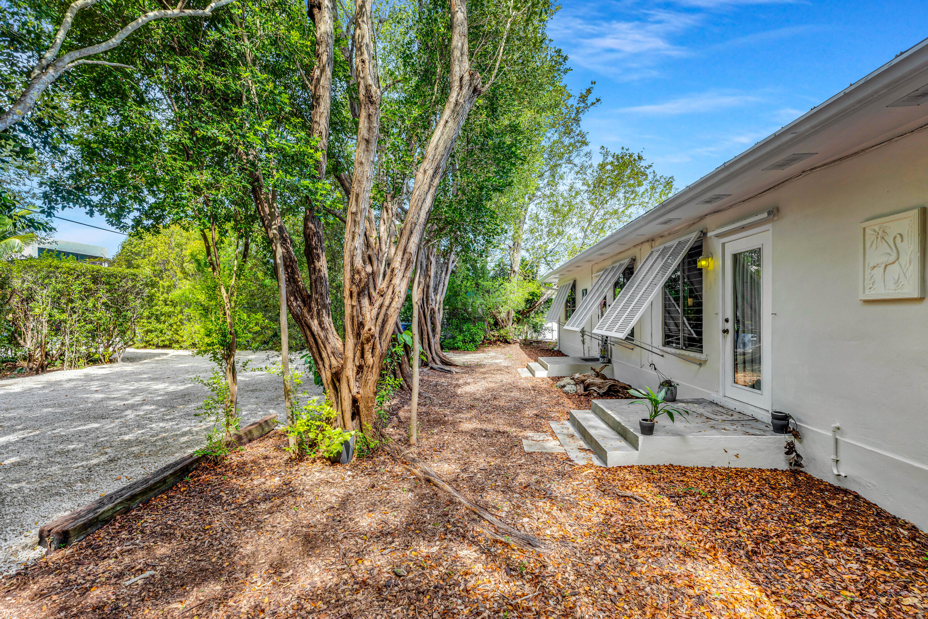 230 Apache Street Property Photo 14