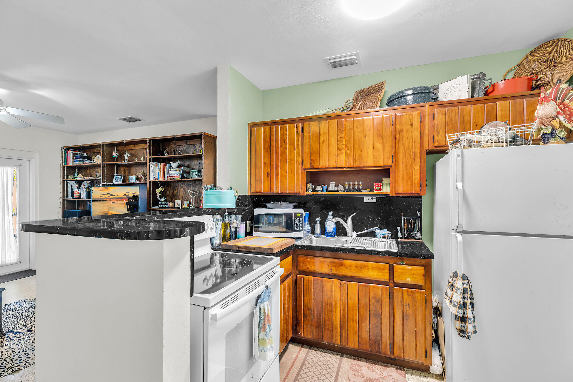 230 Apache Street Property Photo 39