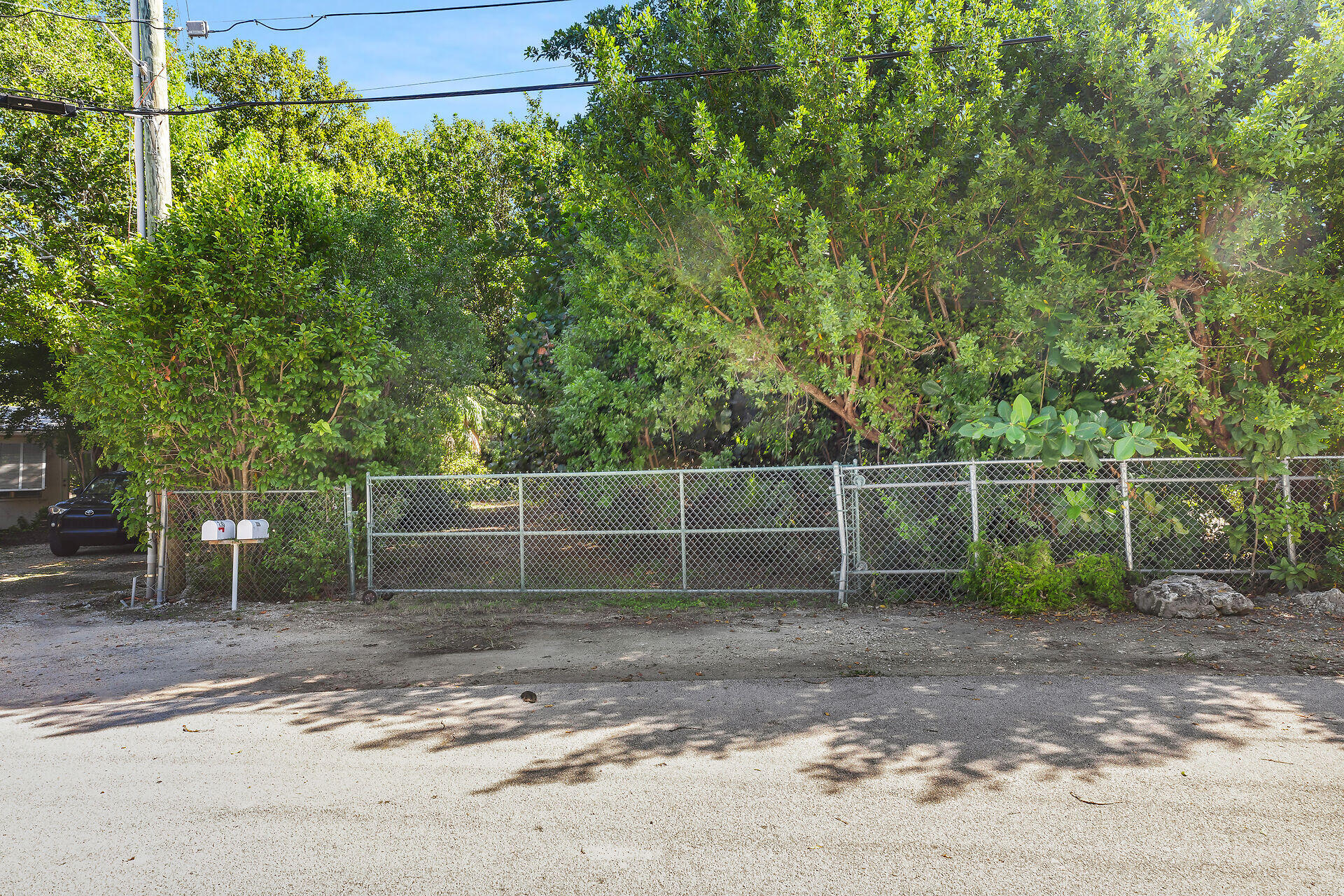 Apache Street Property Photo 3