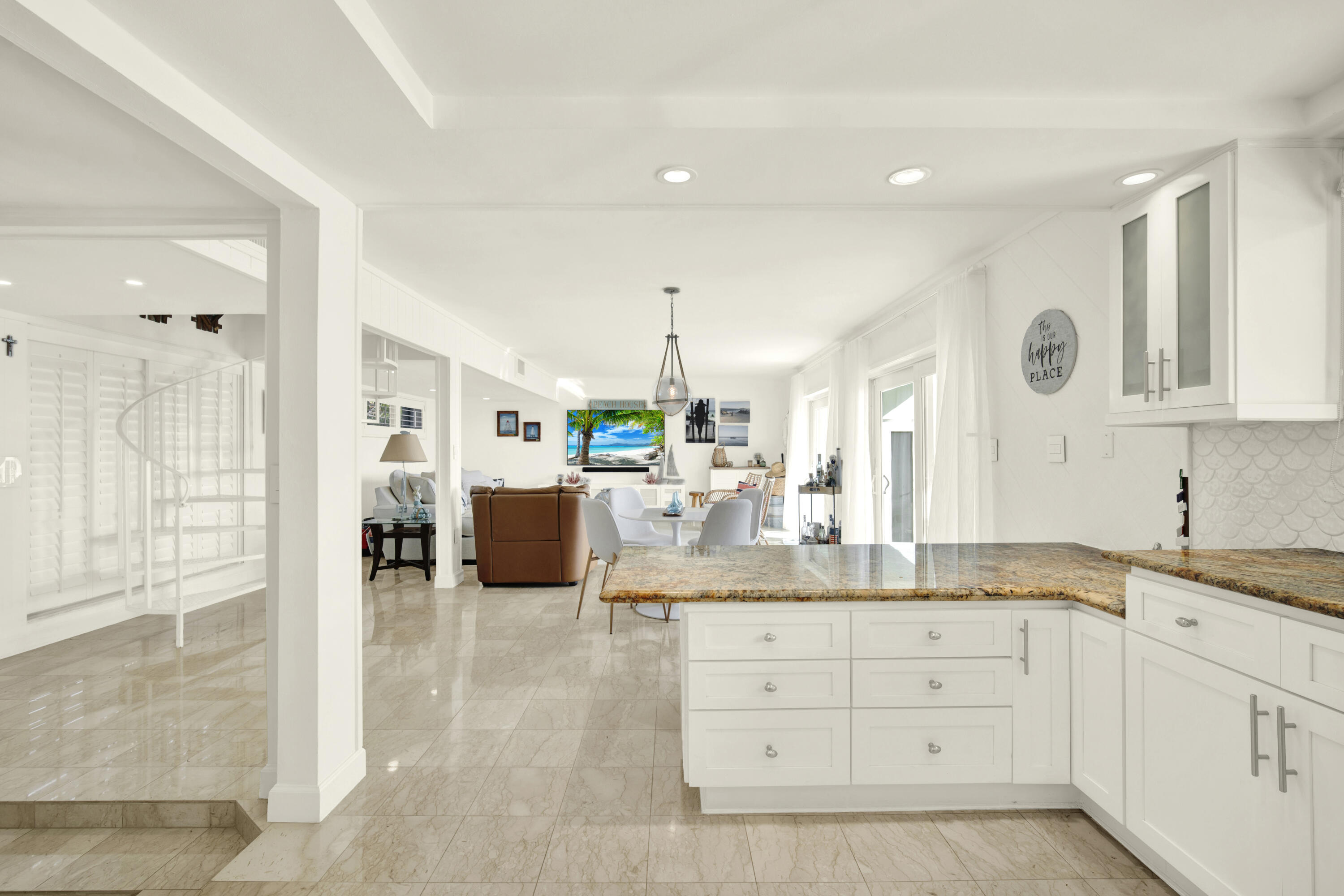 69 Shoreland Drive Property Photo 8