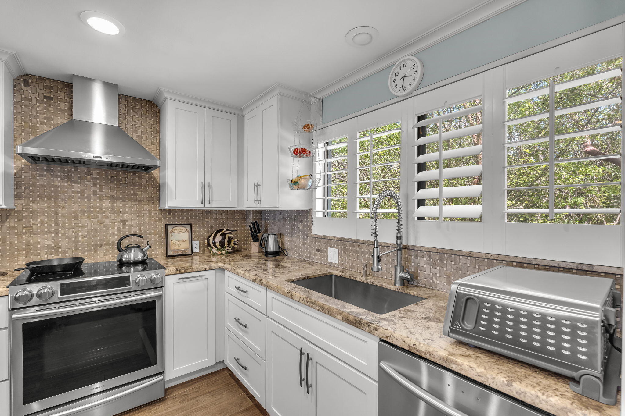 209 Sanctuary Drive 209 photo 8