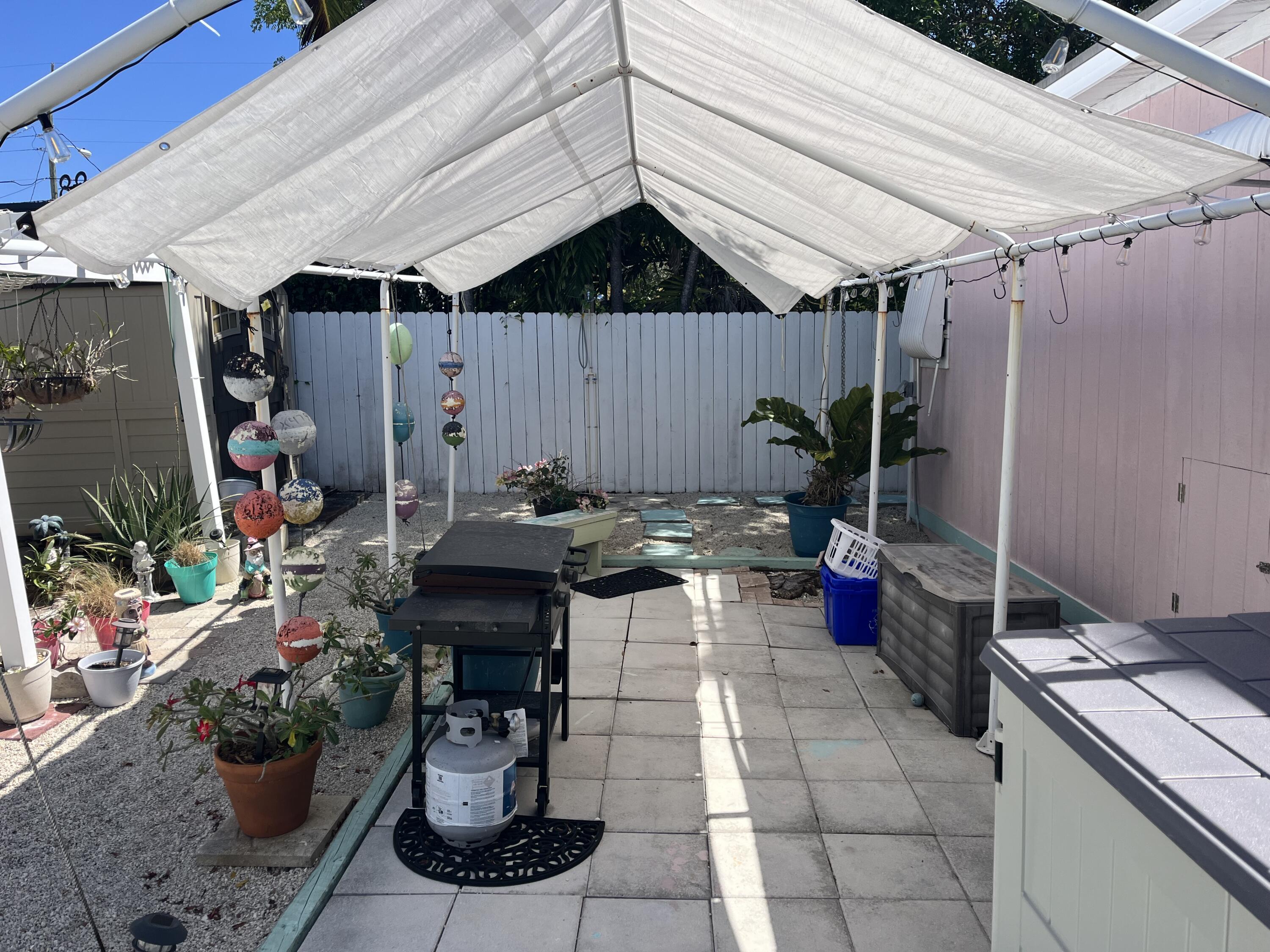 60 Avenue C Property Photo 3