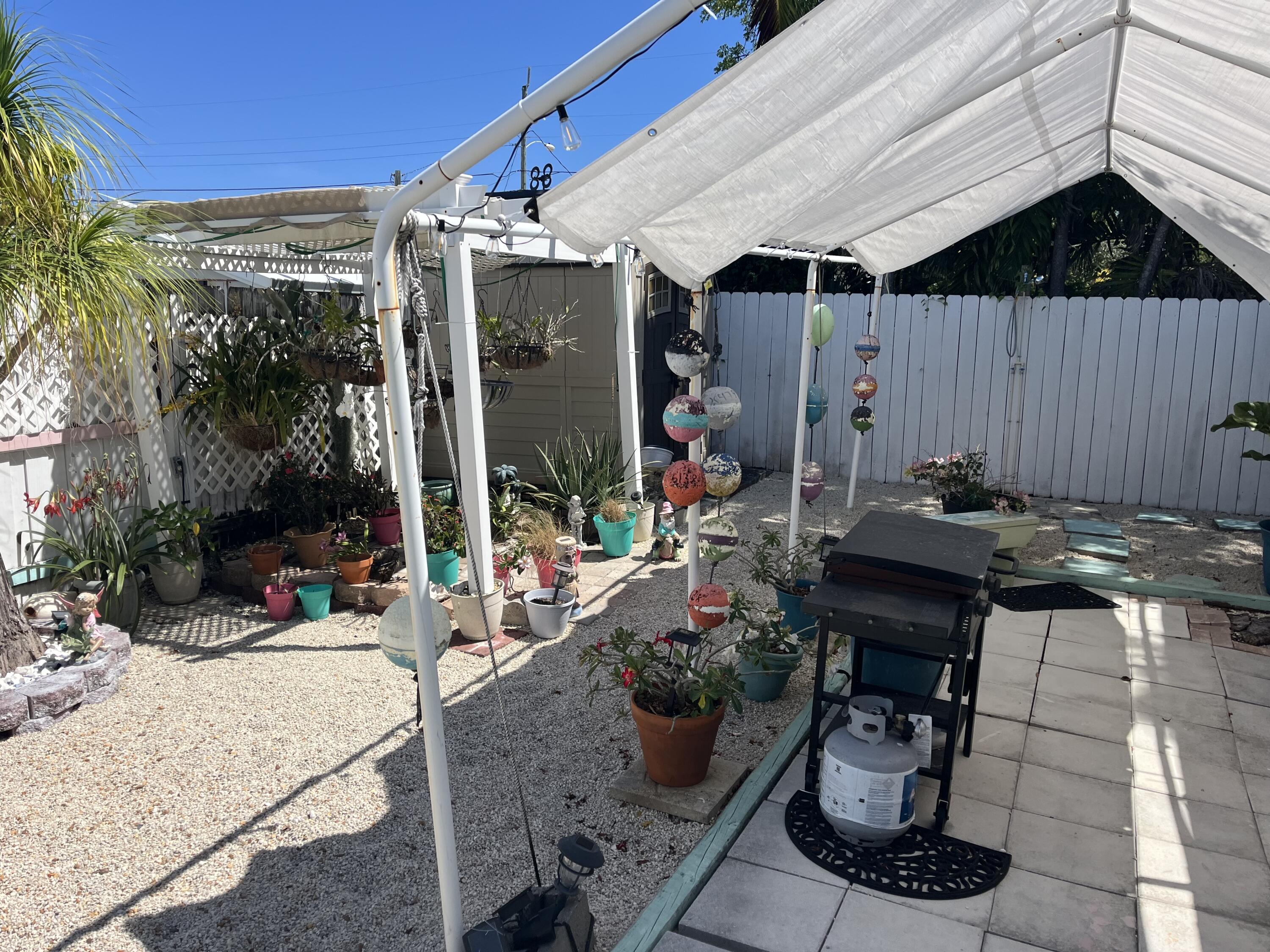 60 Avenue C Property Photo 5