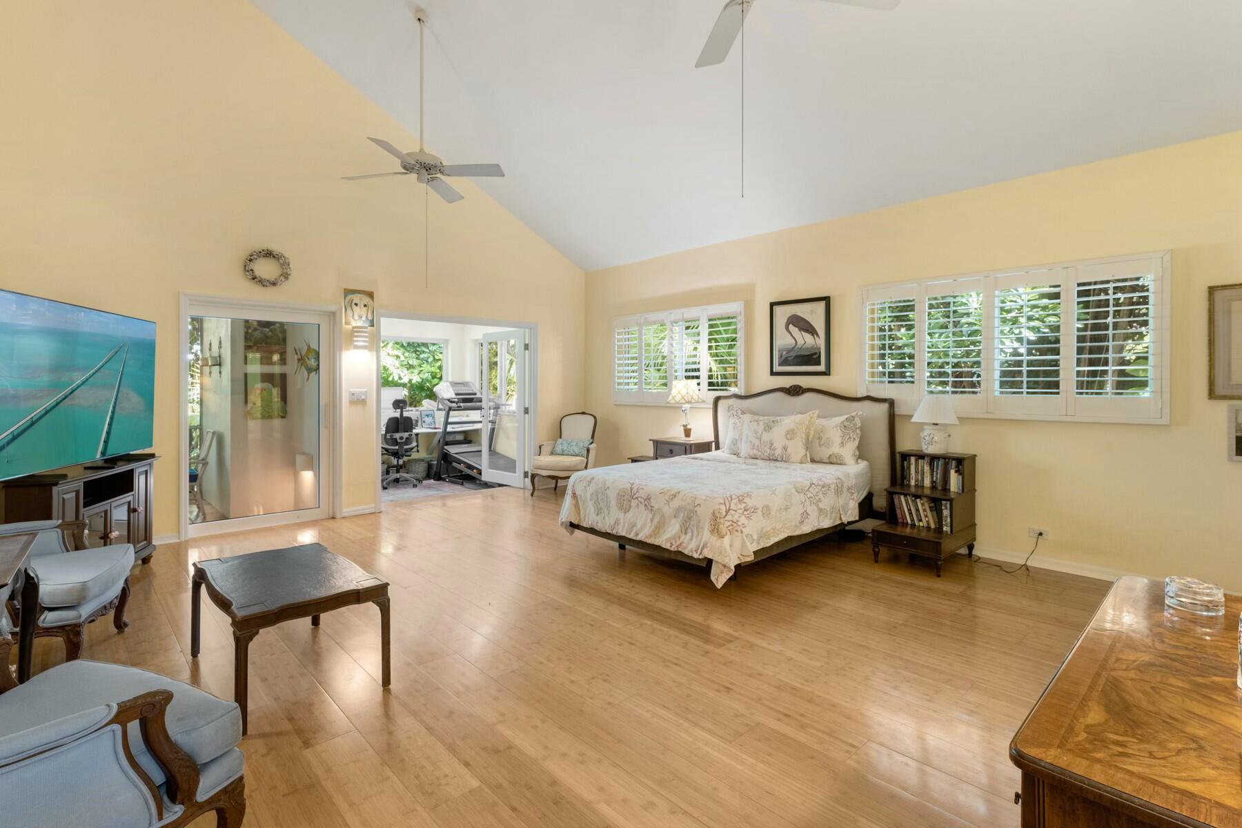33 Pen Key Property Photo 31