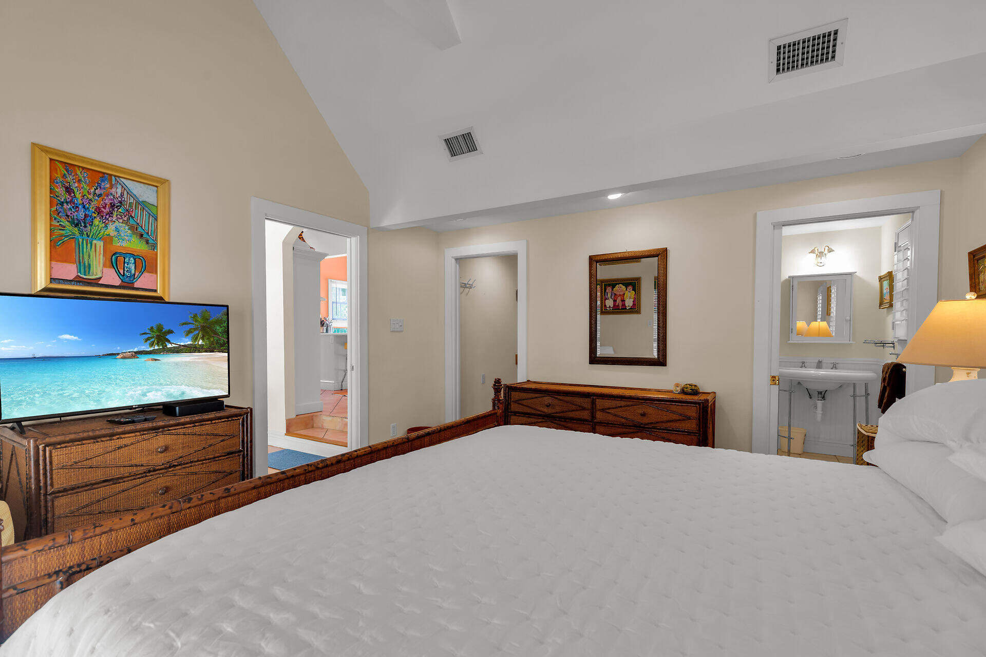 810 Carey Lane Property Photo 8