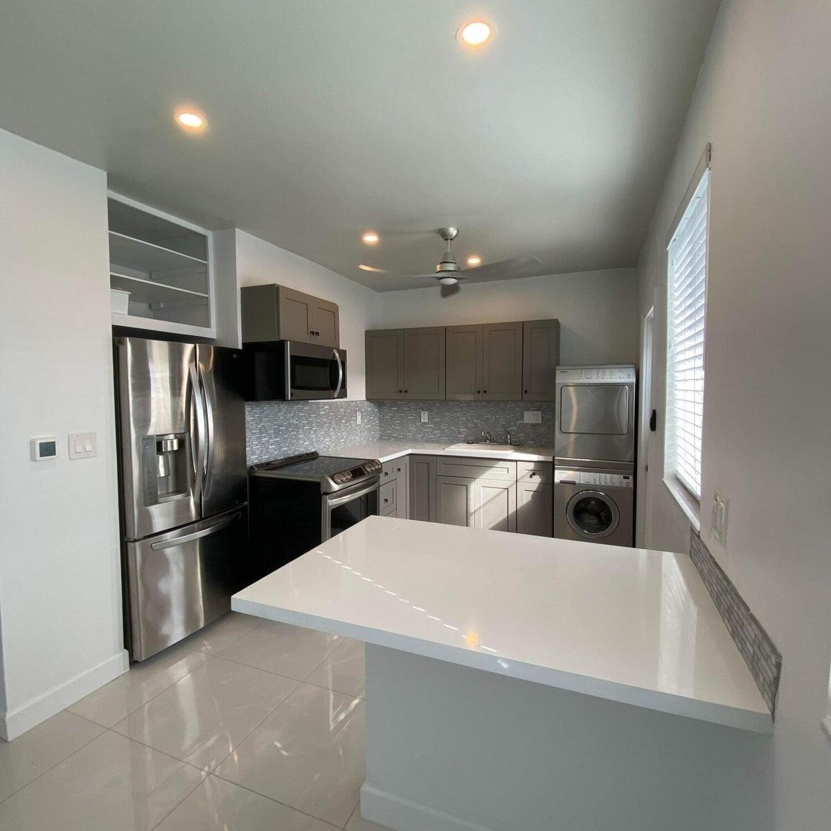 2515 Staples Avenue Unit B Property Photo 2