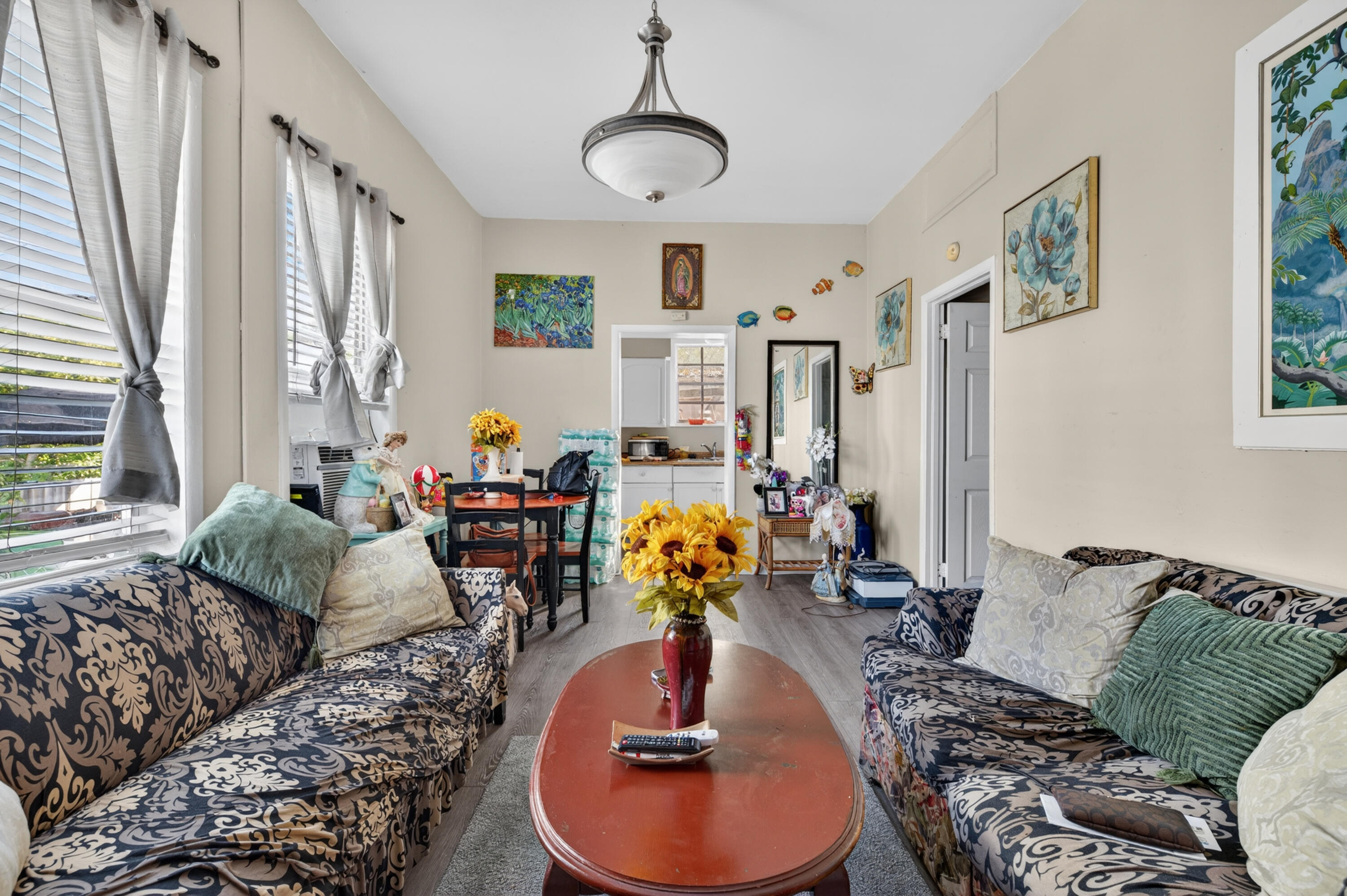 1916 Seidenberg Avenue Property Photo 6