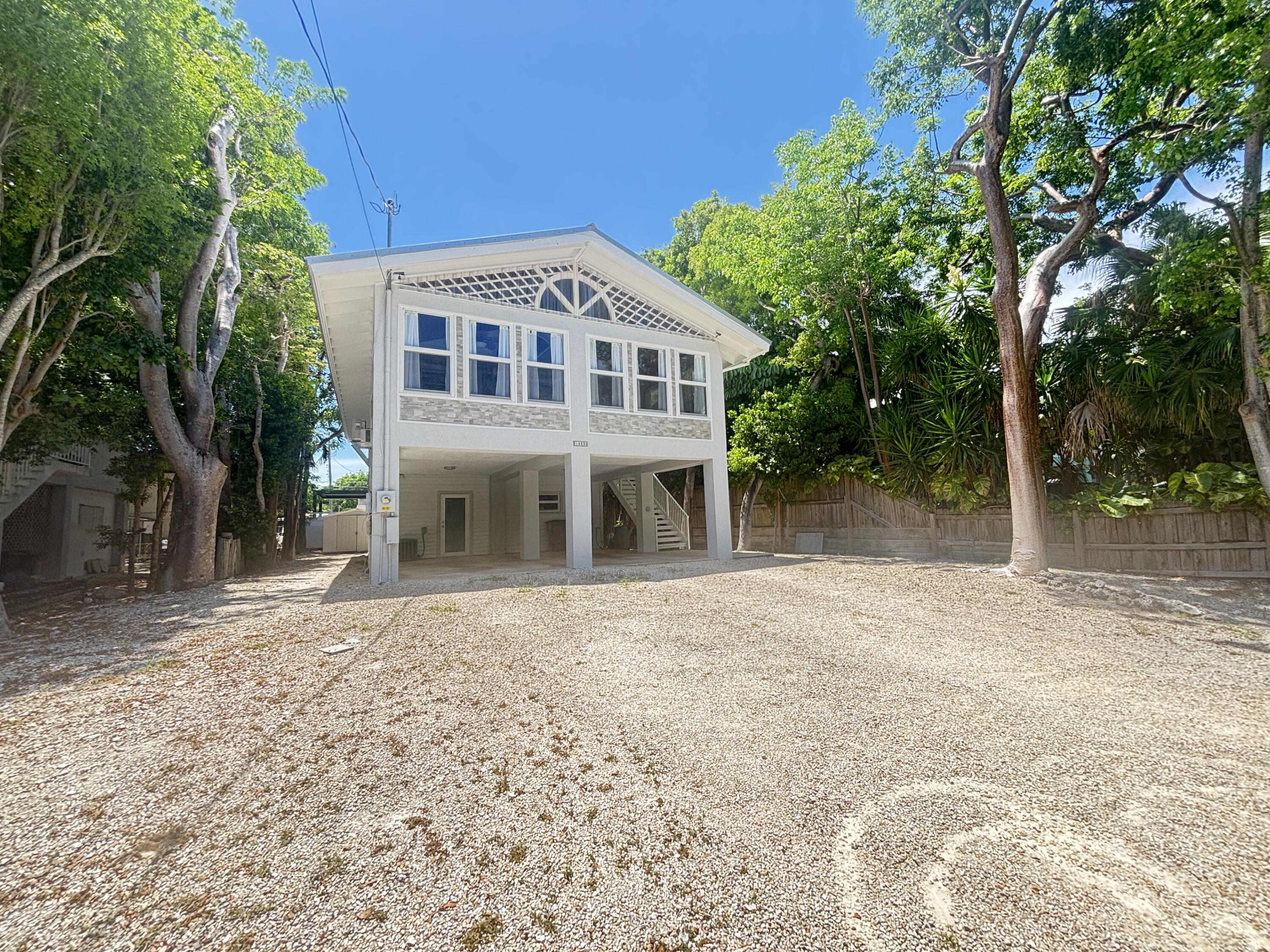 1033 Valencia Road Property Photo 1