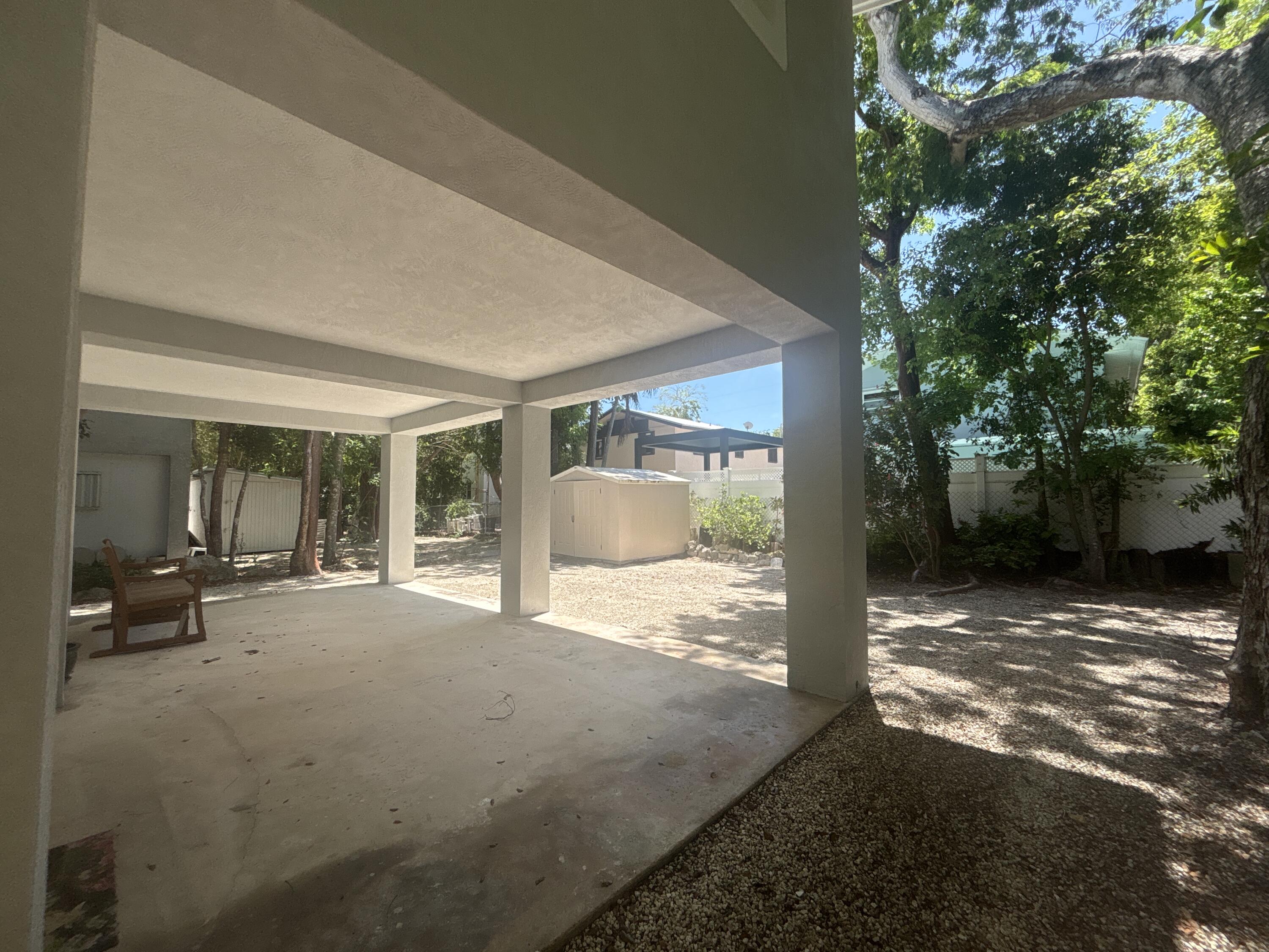 1033 Valencia Road Property Photo 4
