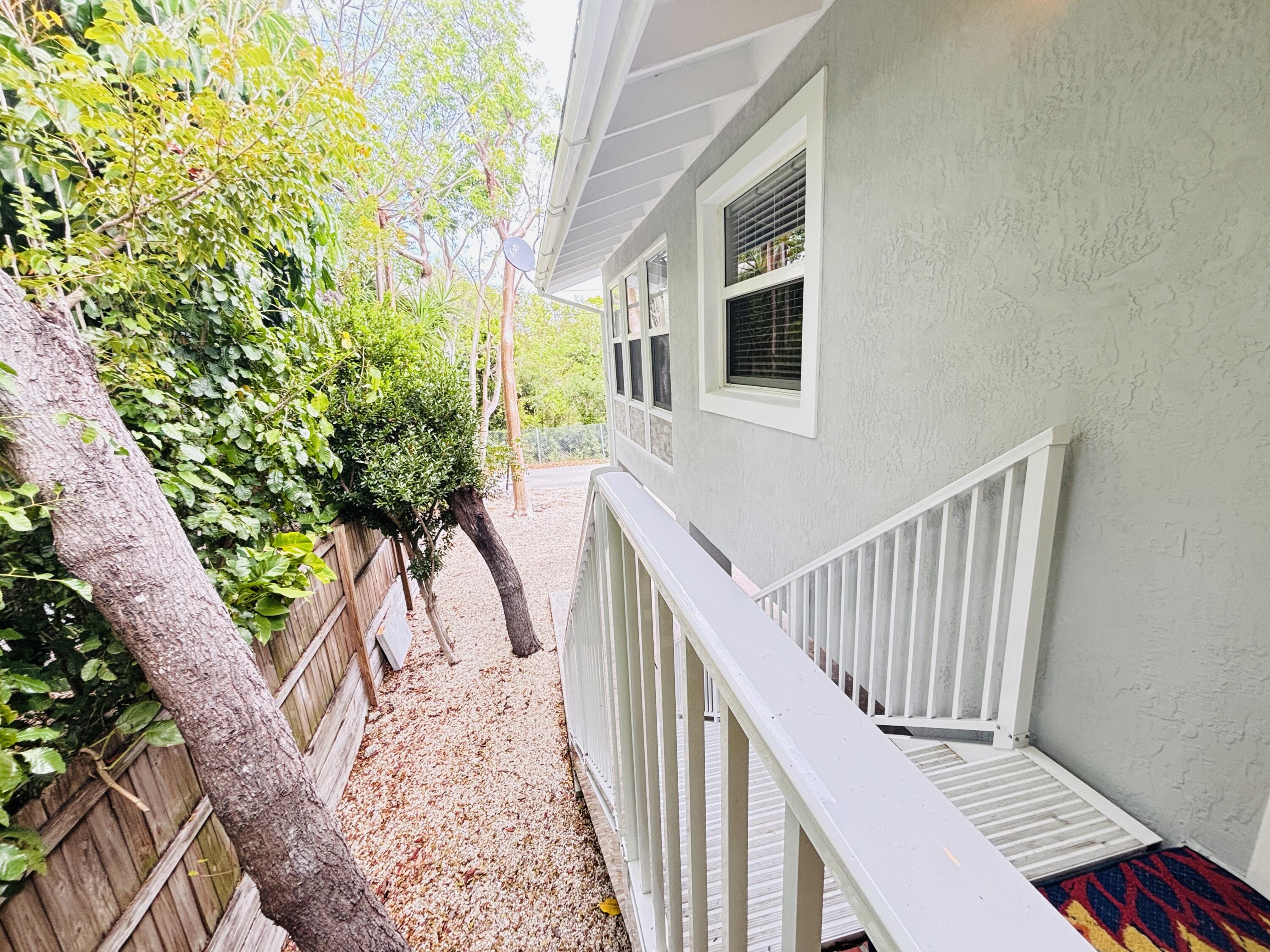 1033 Valencia Road Property Photo 12