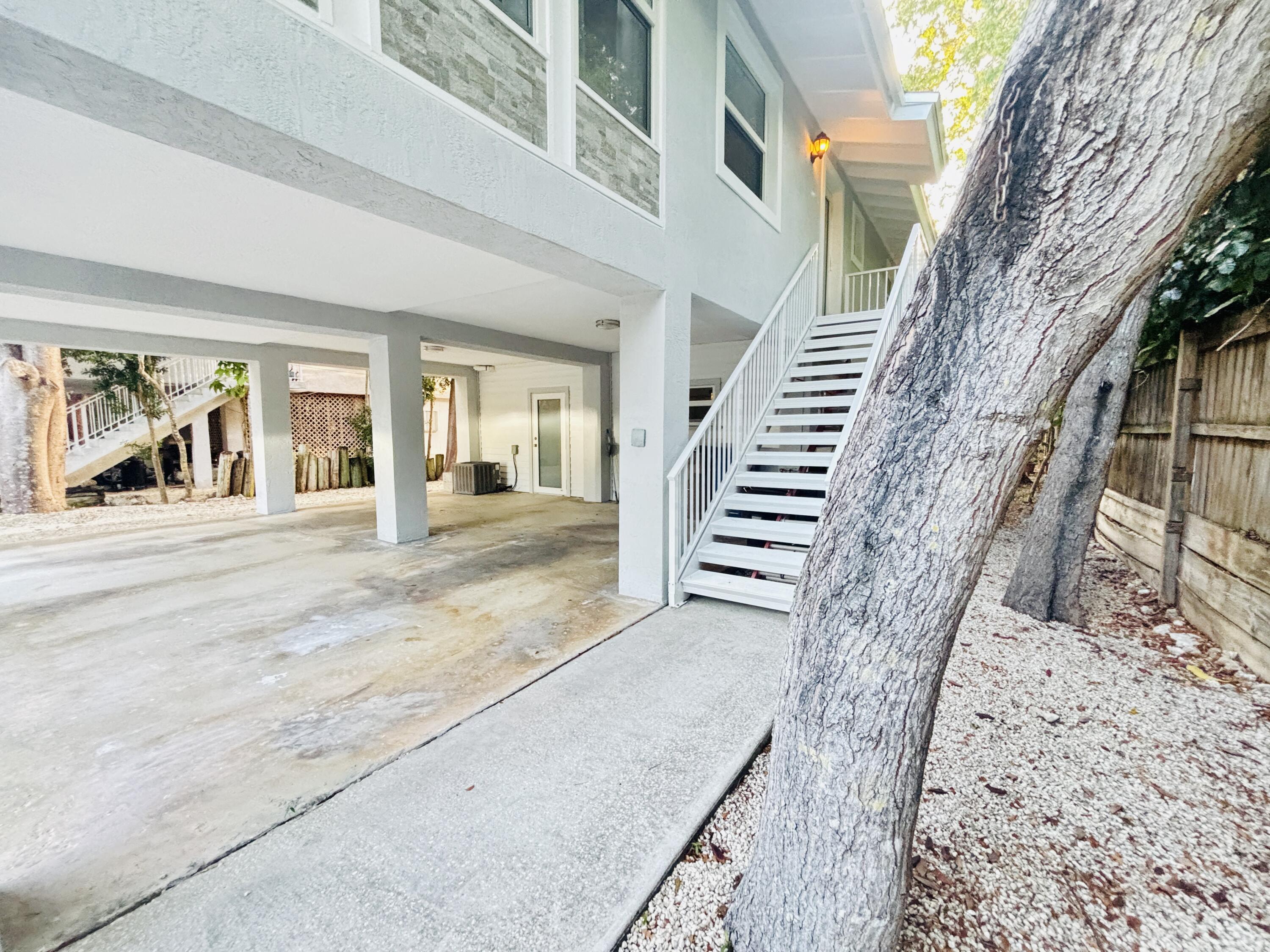 1033 Valencia Road Property Photo 13