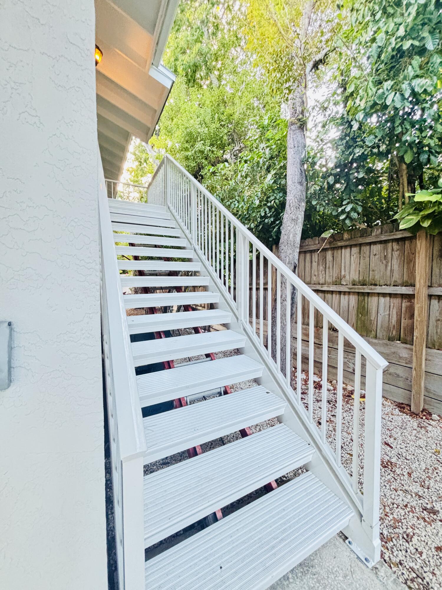 1033 Valencia Road Property Photo 14