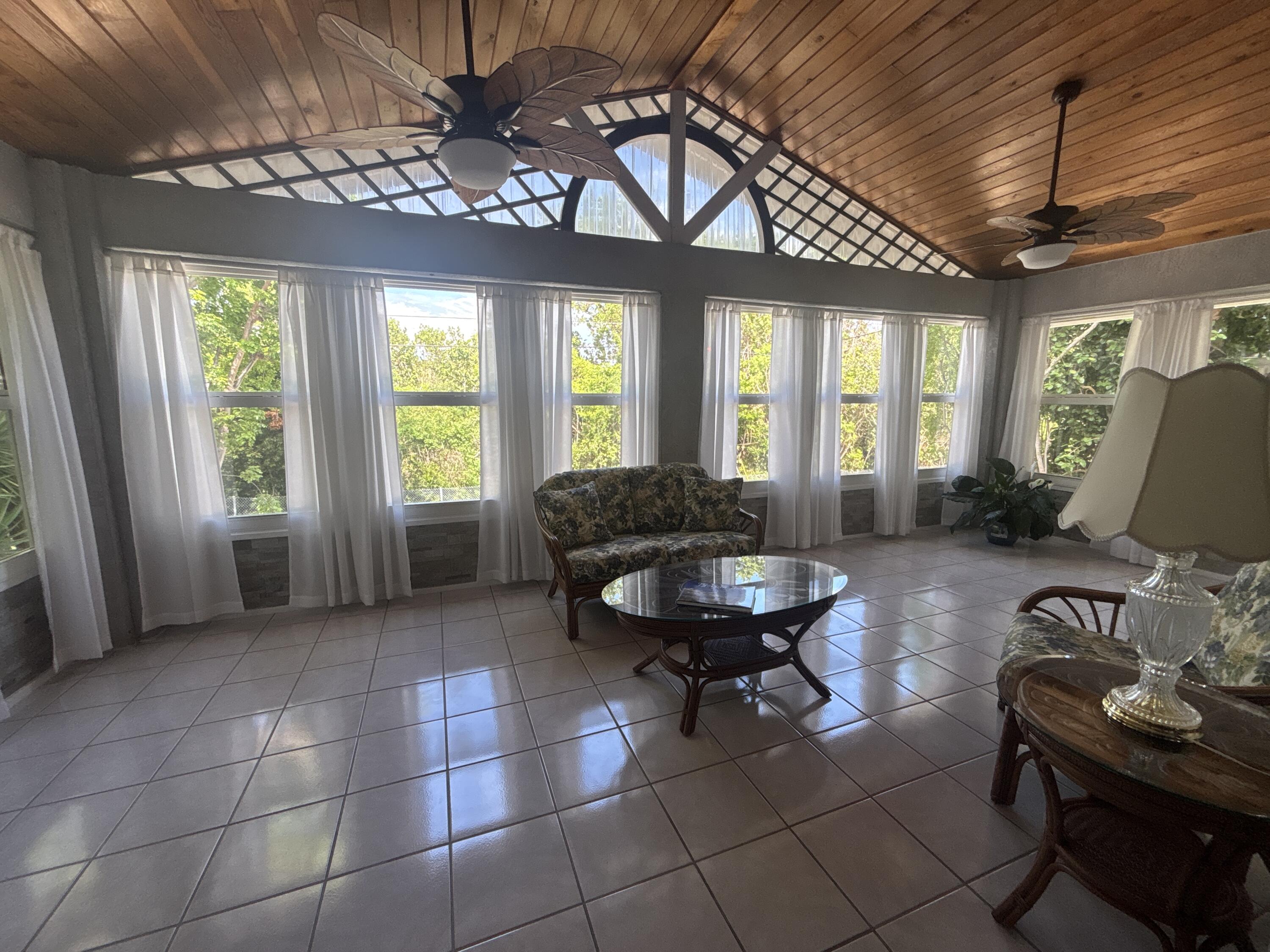 1033 Valencia Road Property Photo 15