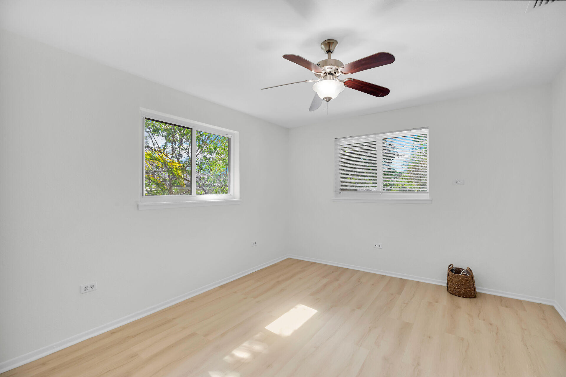 516 Plante Street Property Photo 18