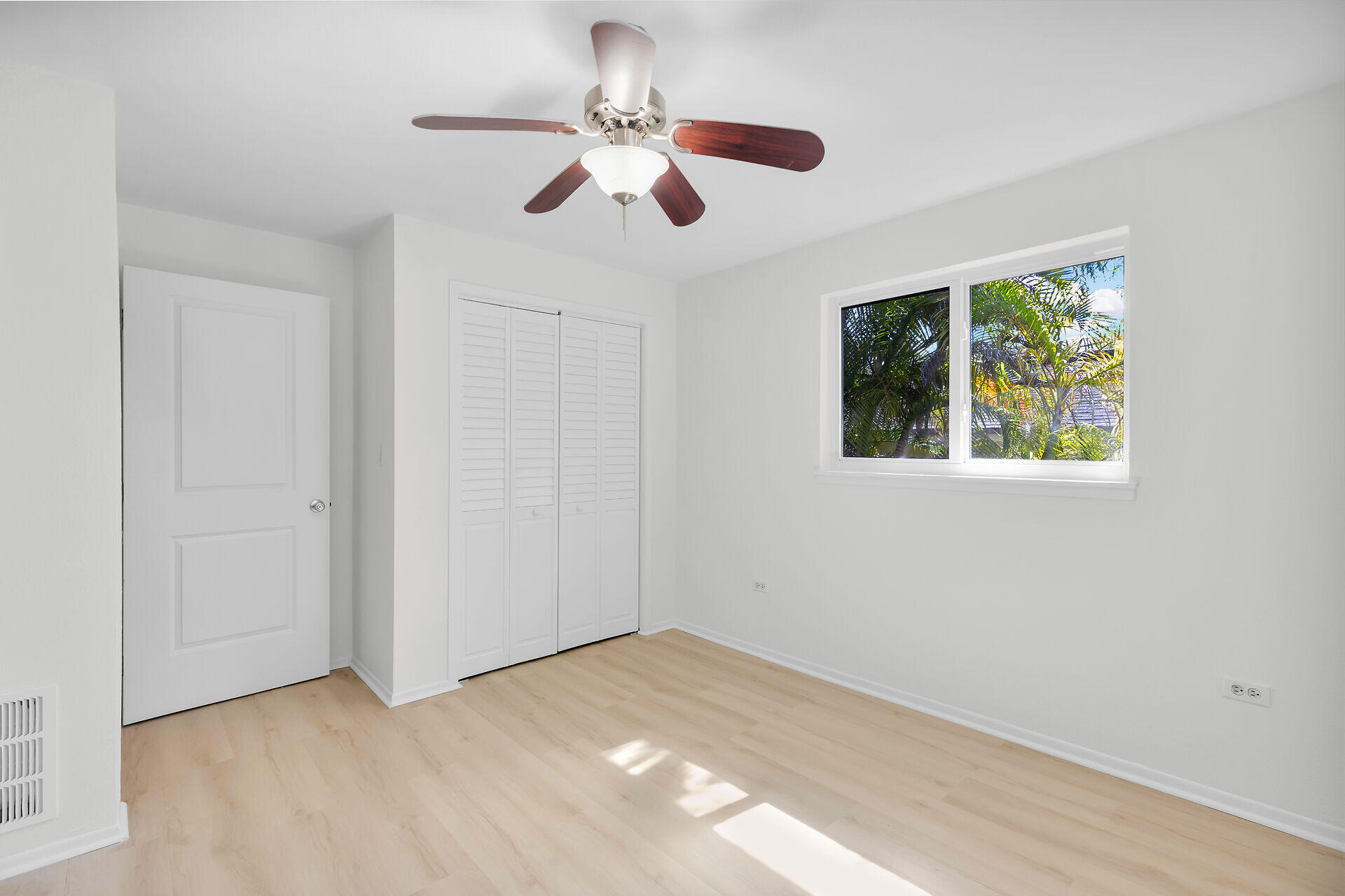 516 Plante Street Property Photo 21