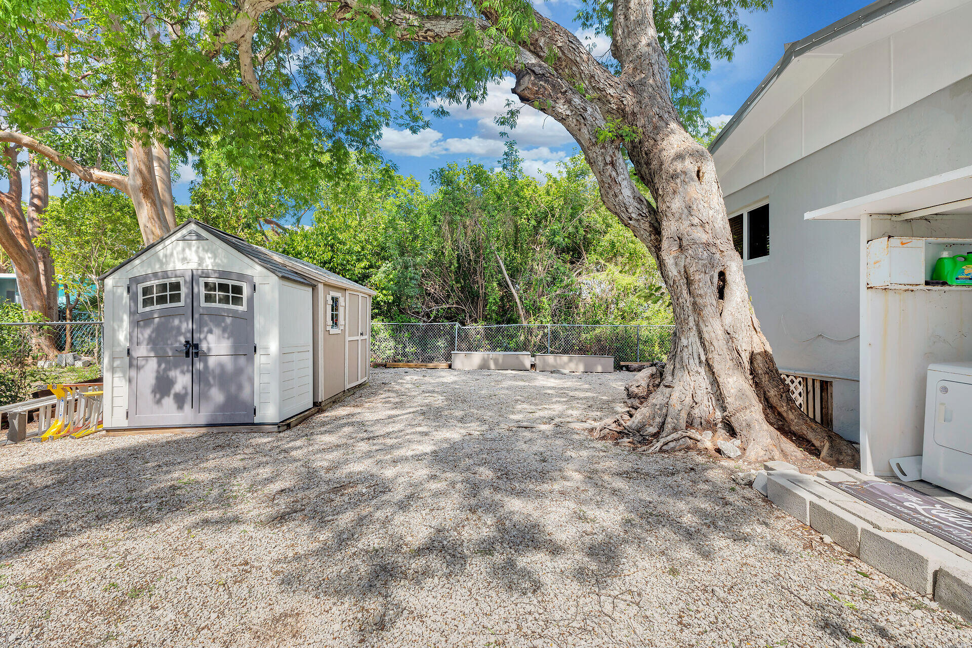 516 Plante Street Property Photo 26