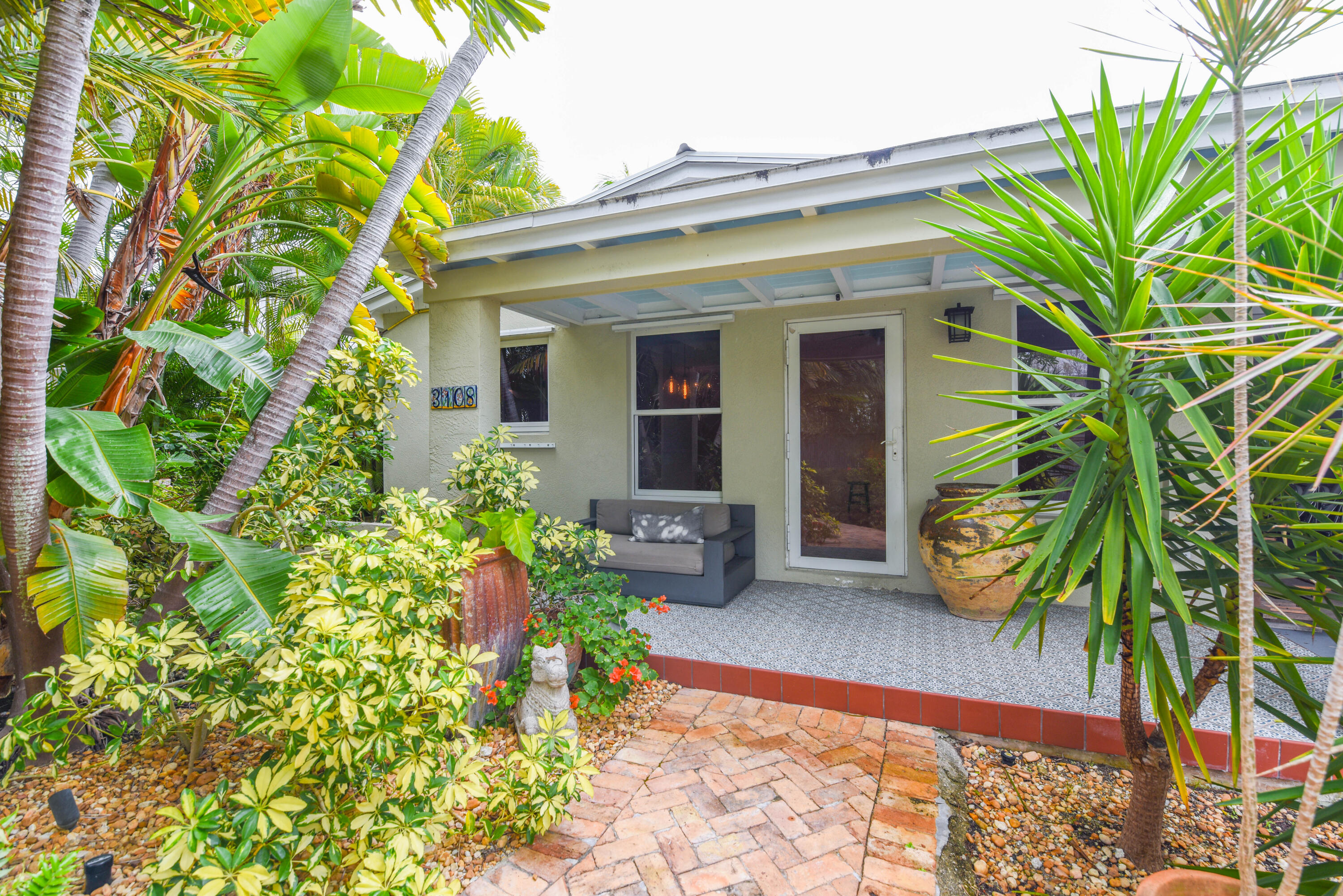 3108 Riviera Drive Property Photo 4