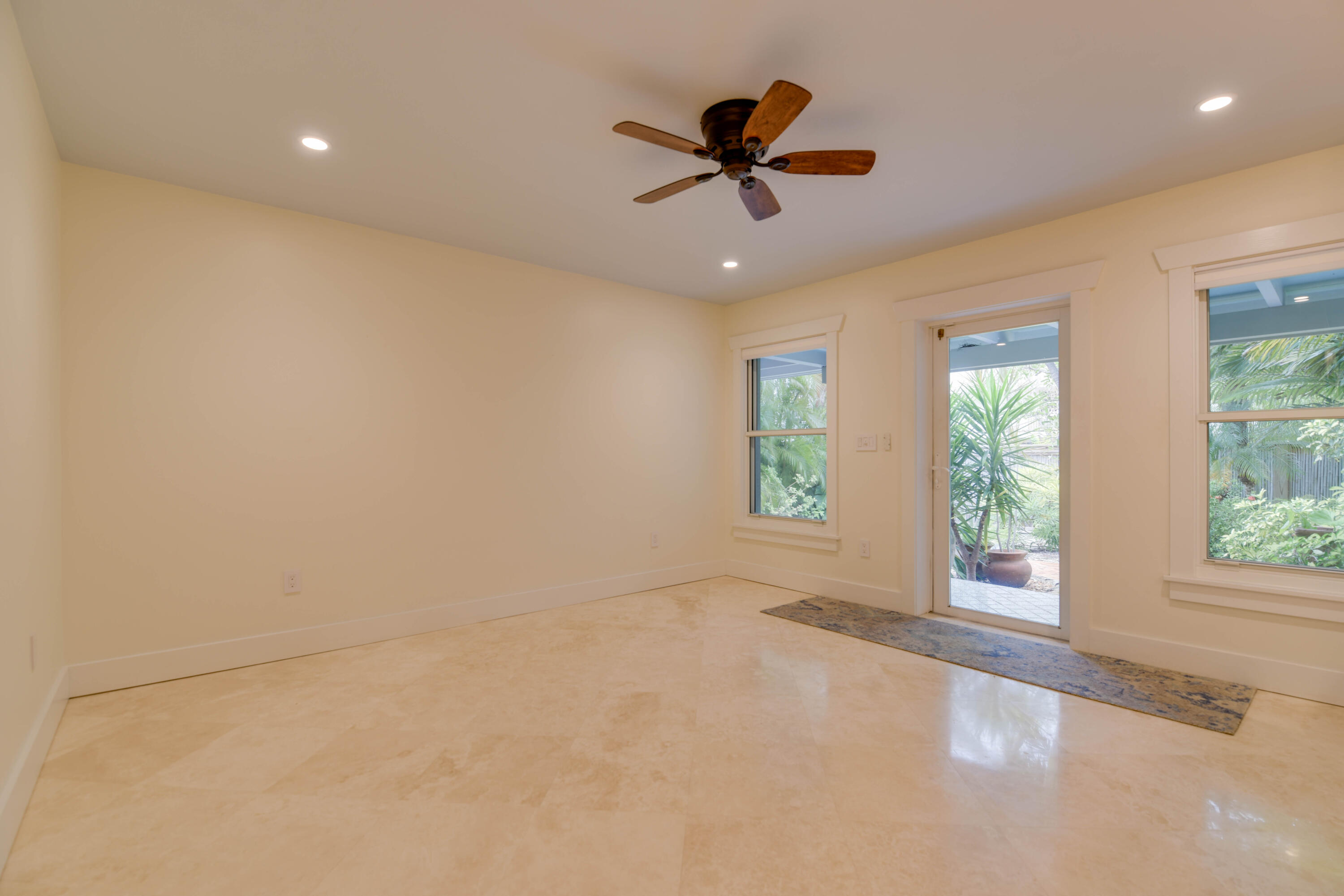 3108 Riviera Drive Property Photo 7