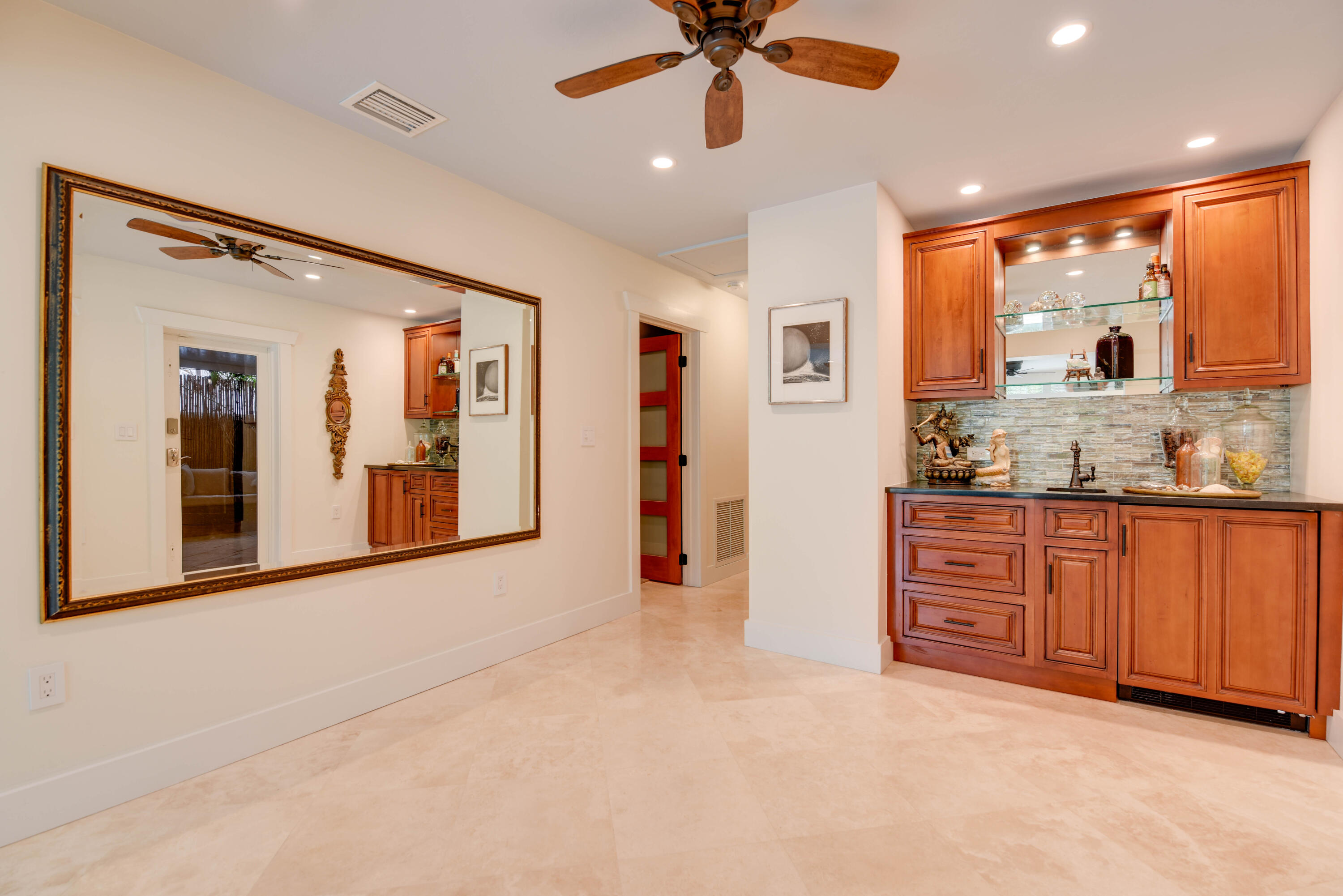 3108 Riviera Drive Property Photo 14