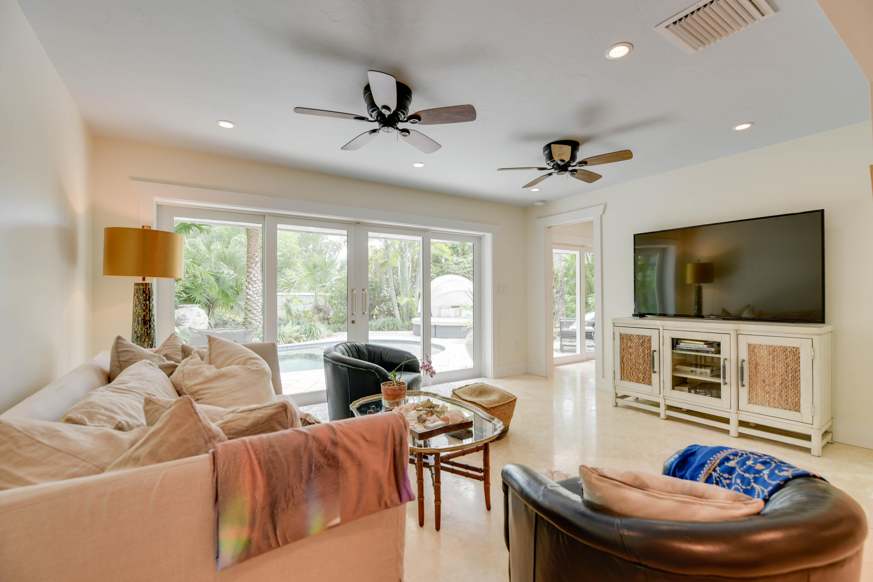 3108 Riviera Drive Property Photo 16