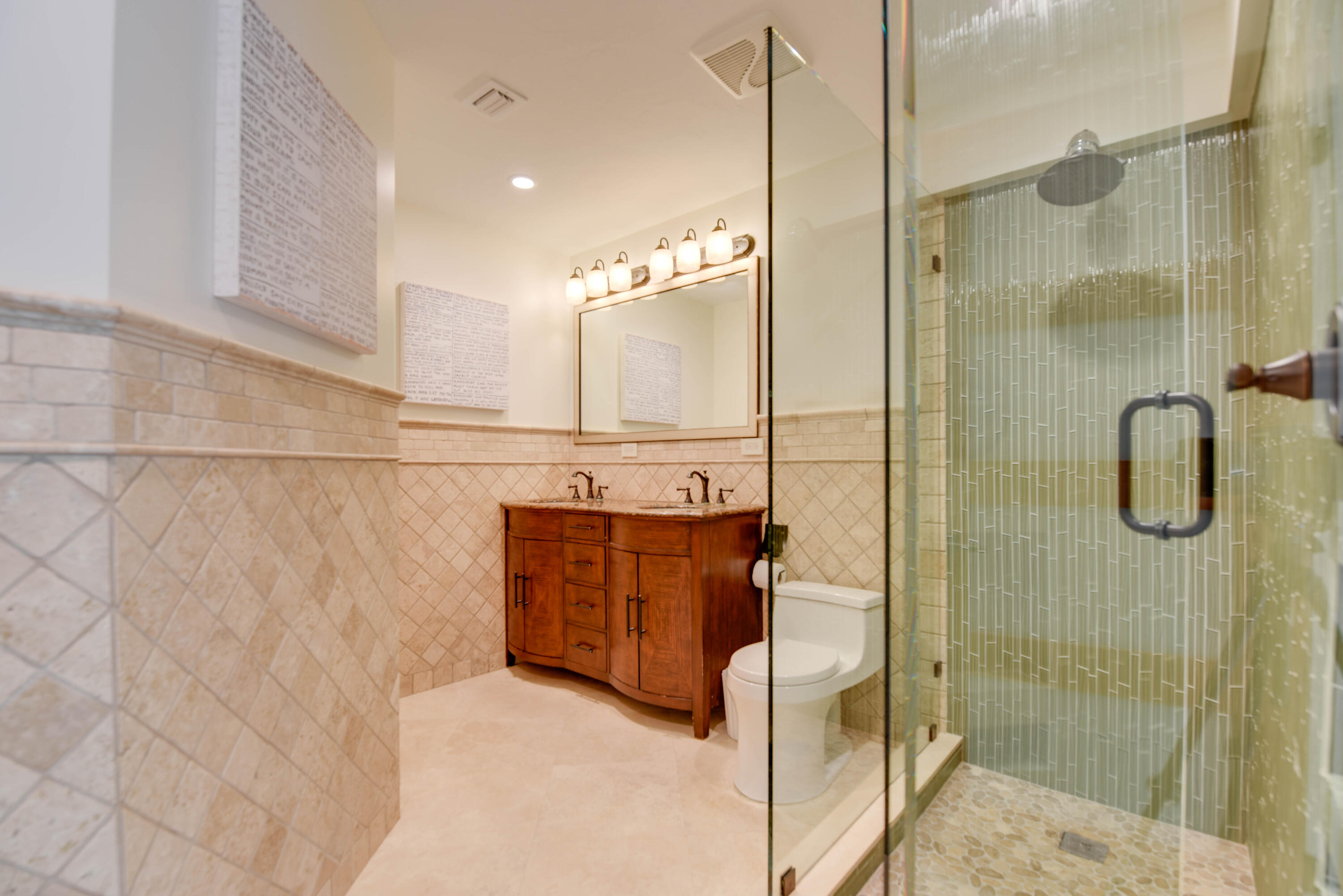 3108 Riviera Drive Property Photo 24