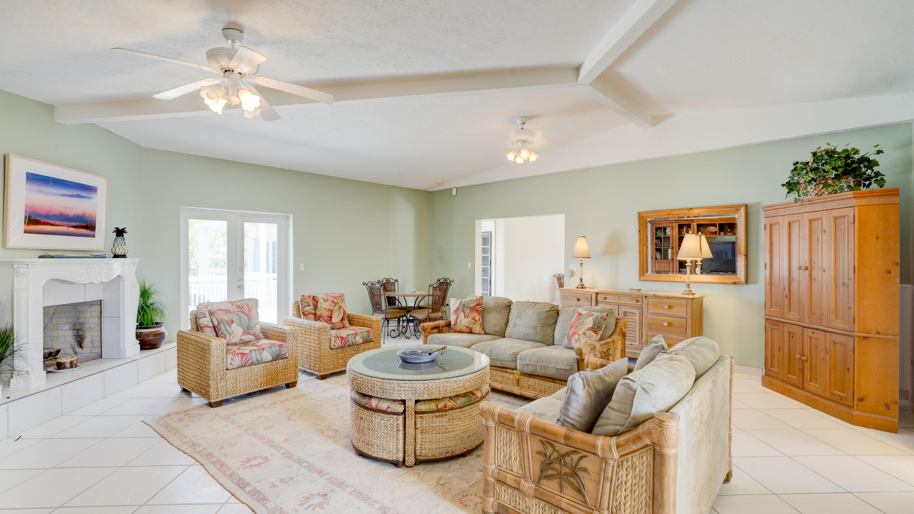 1101 Mastic Street Property Photo 6
