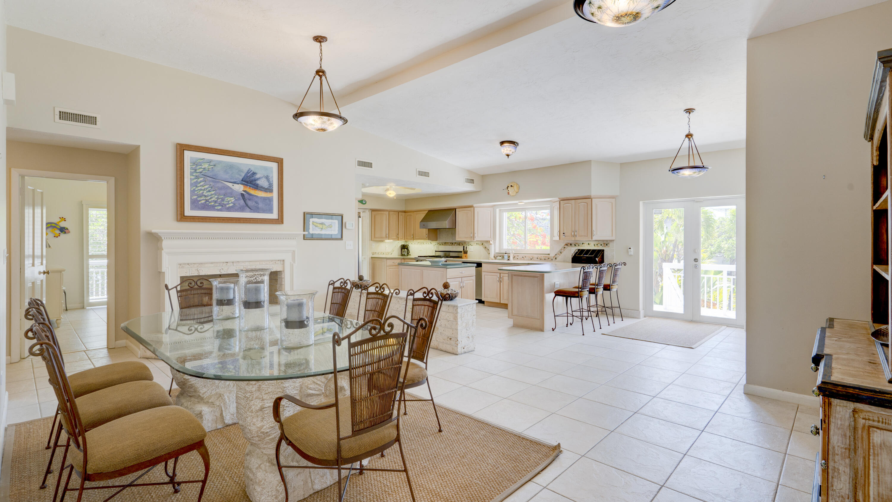 1101 Mastic Street Property Photo 6