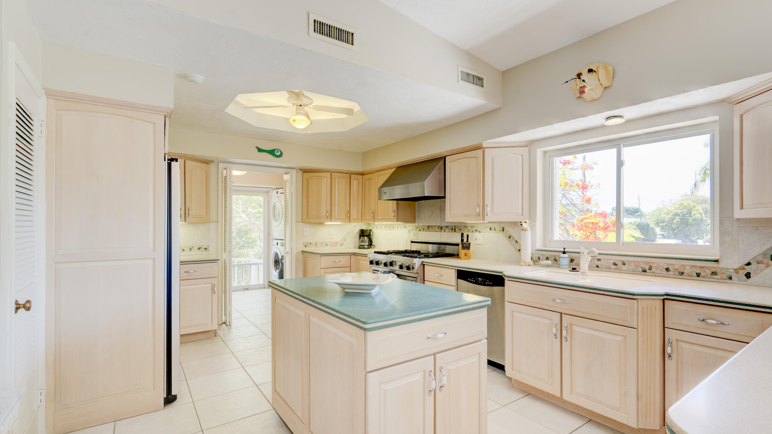 1101 Mastic Street Property Photo 52
