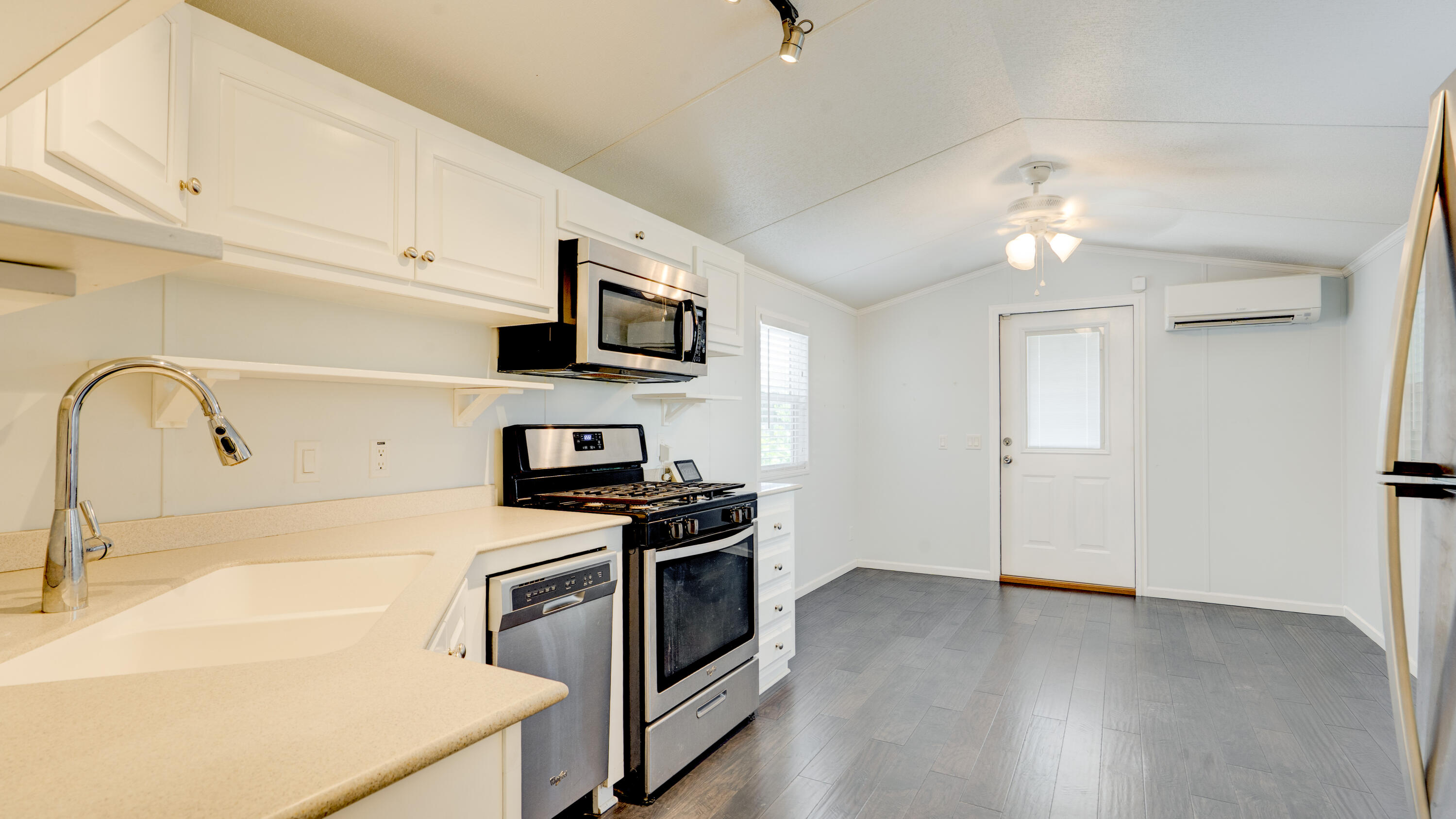 1101 Mastic Street Property Photo 123