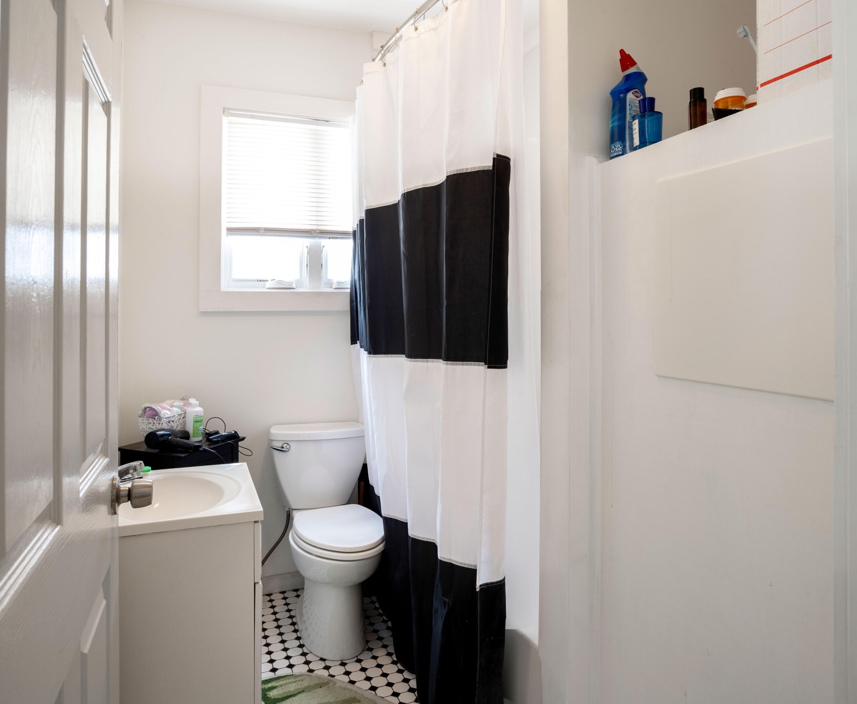 800 Elizabeth Street Property Photo 12