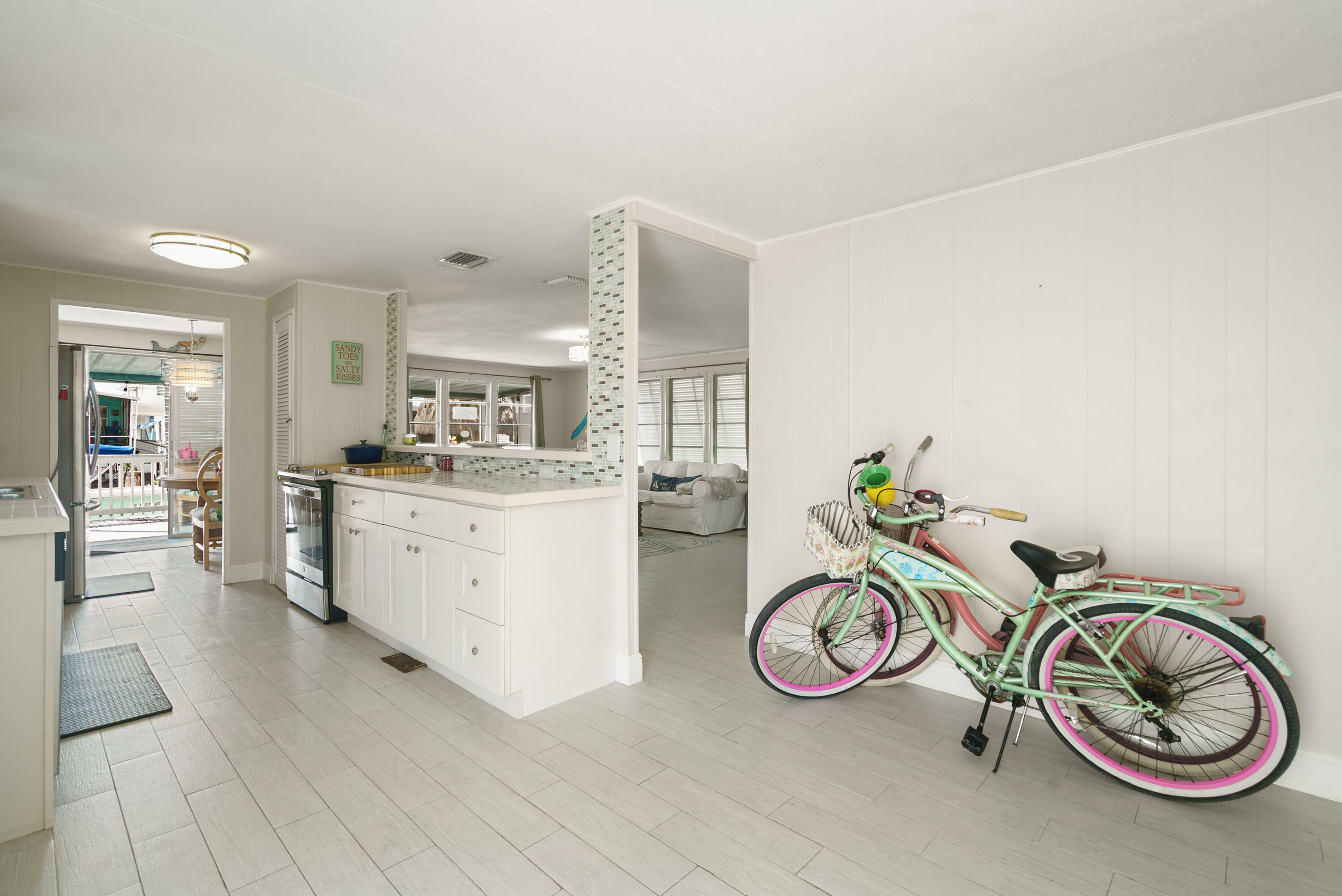 205 Humpty Dumpty Drive Property Photo 14