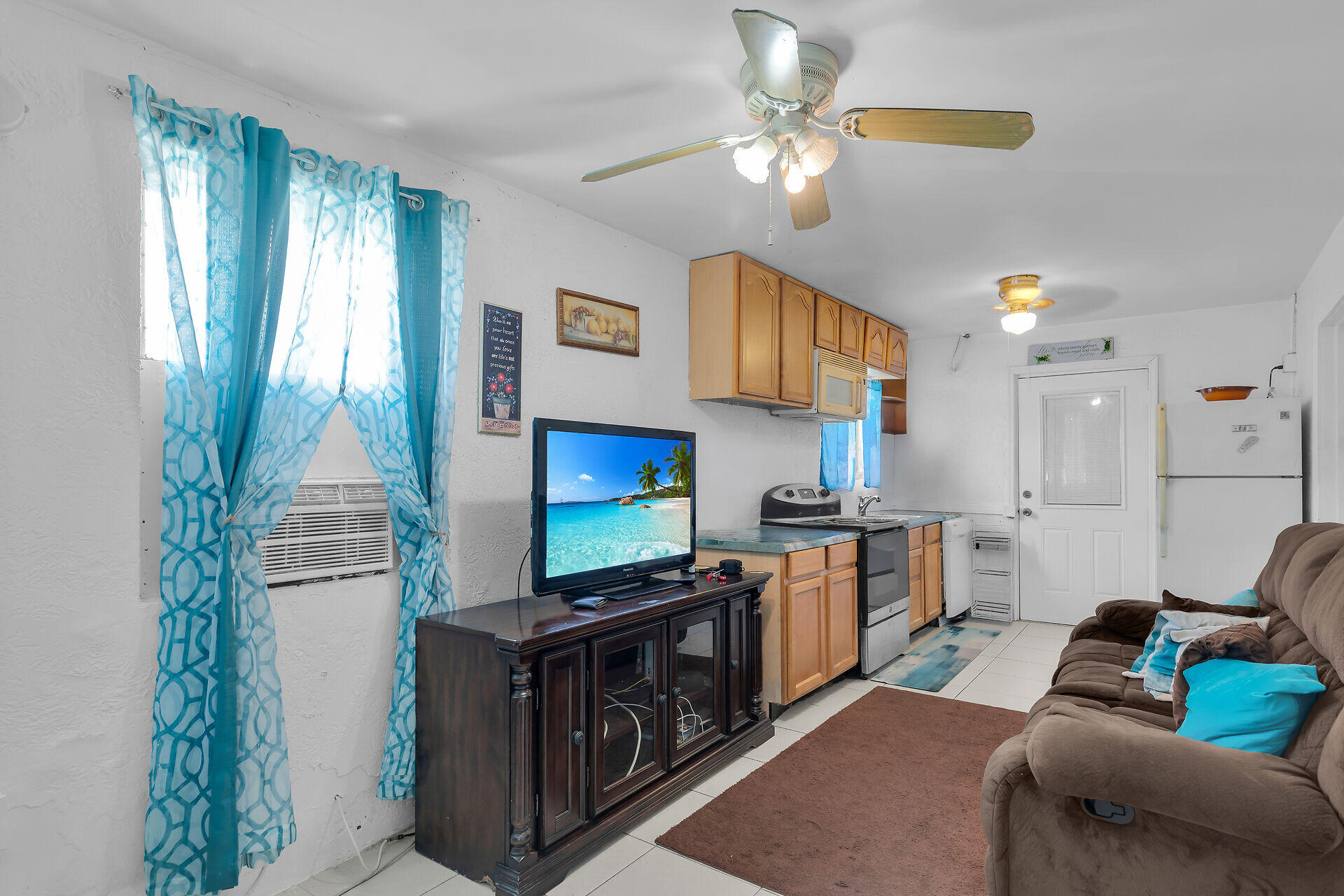 245 41st Street Property Photo 6