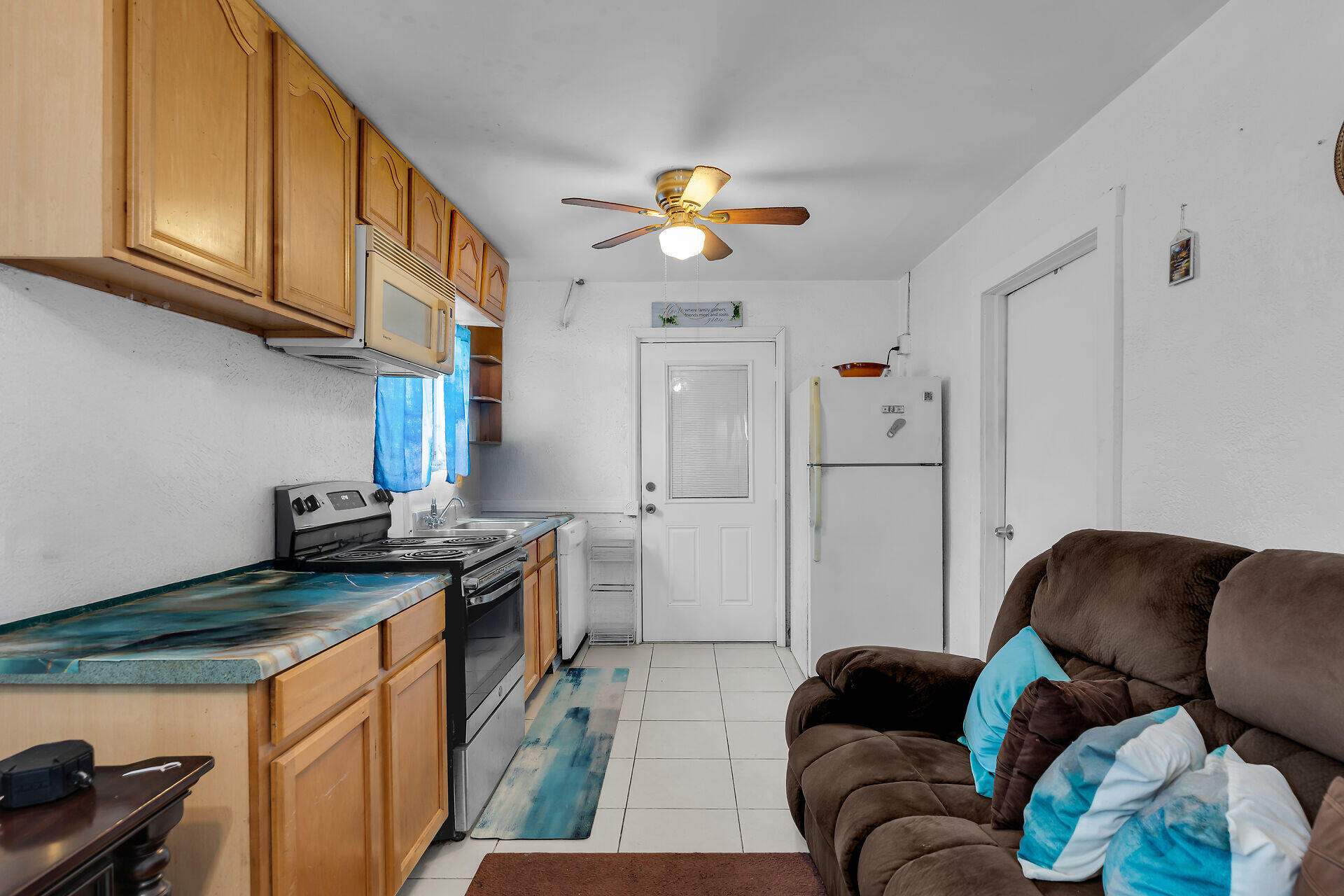 245 41st Street Property Photo 8