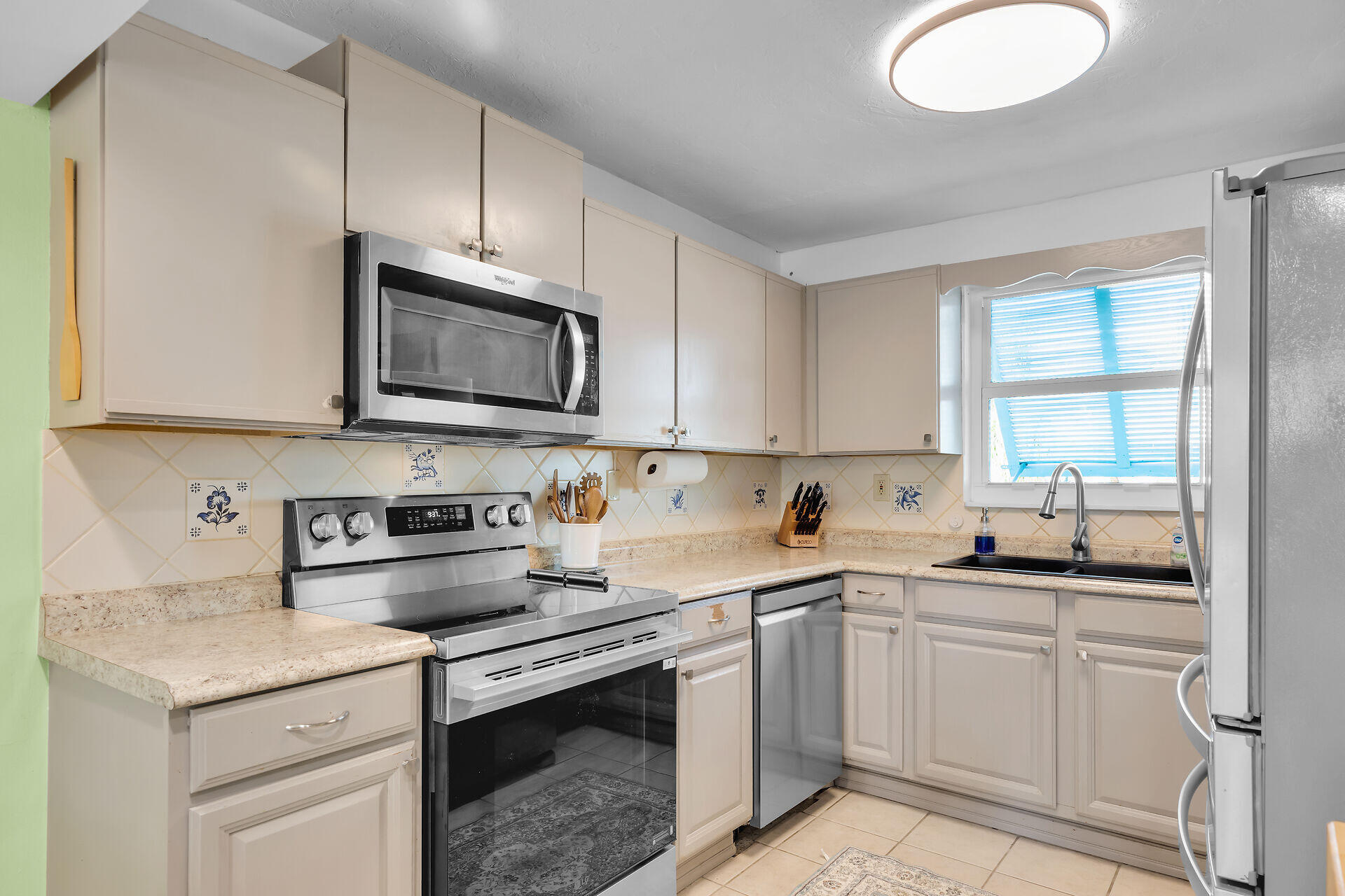 190 10th Street 190 Property Photo 10