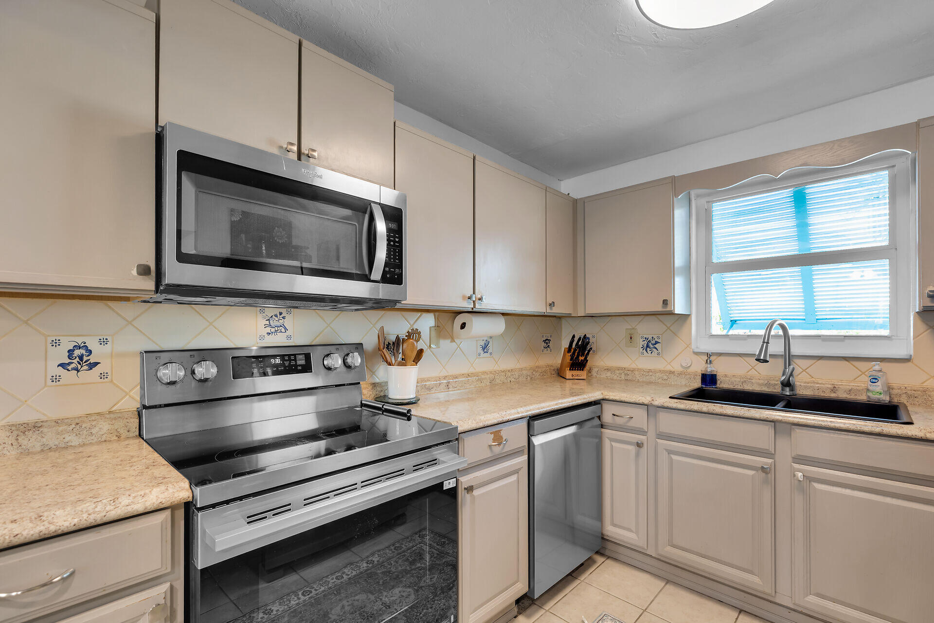 190 10th Street 190 Property Photo 12